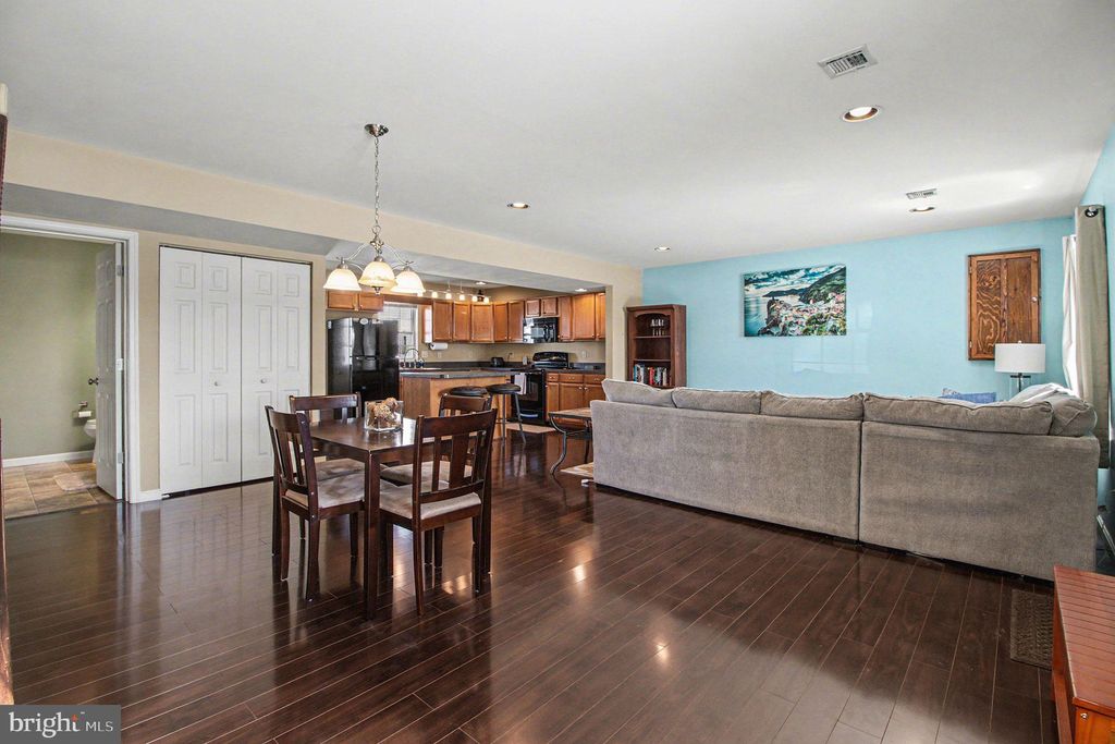 Photo of 190 Melbourne Ln, MECHANICSBURG, PA 17055 (MLS # PACB2050242)