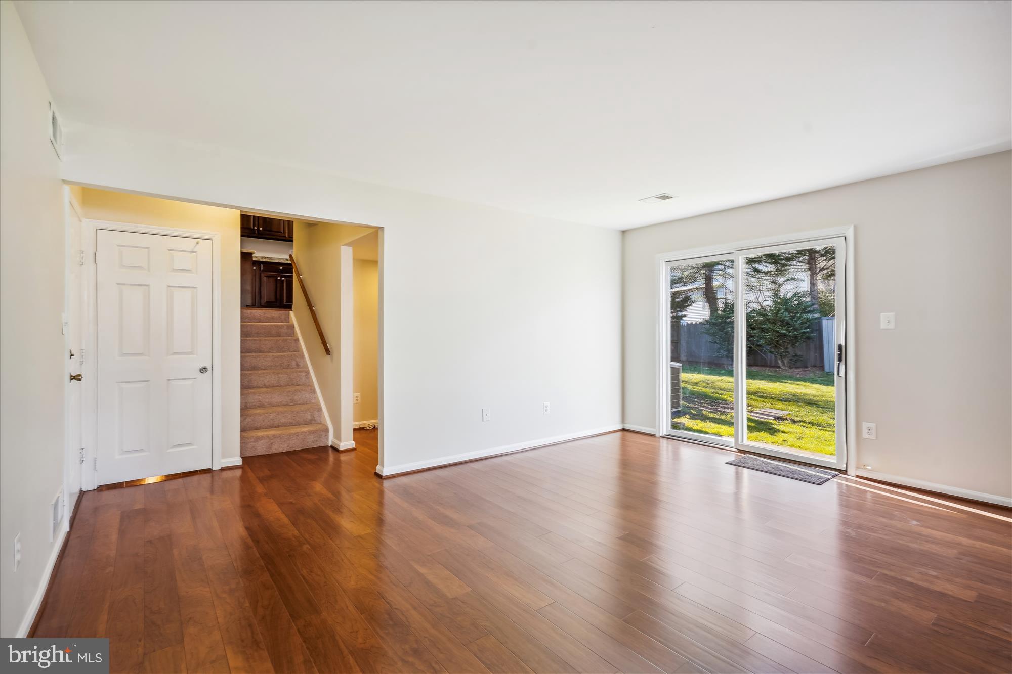 CHANTILLY HIGHLANDS - Residential