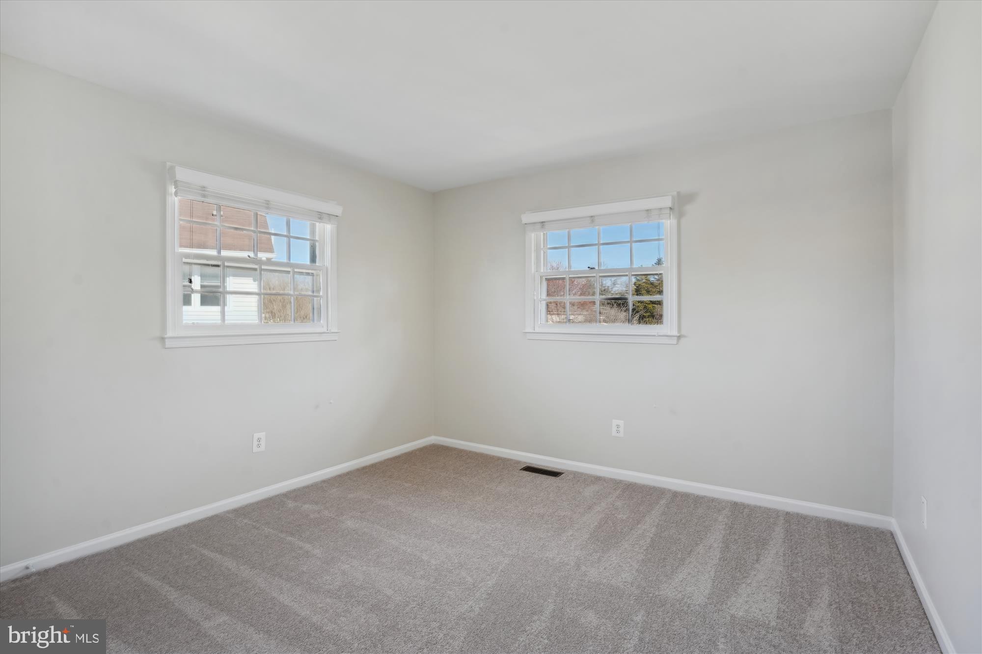 CHANTILLY HIGHLANDS - Residential