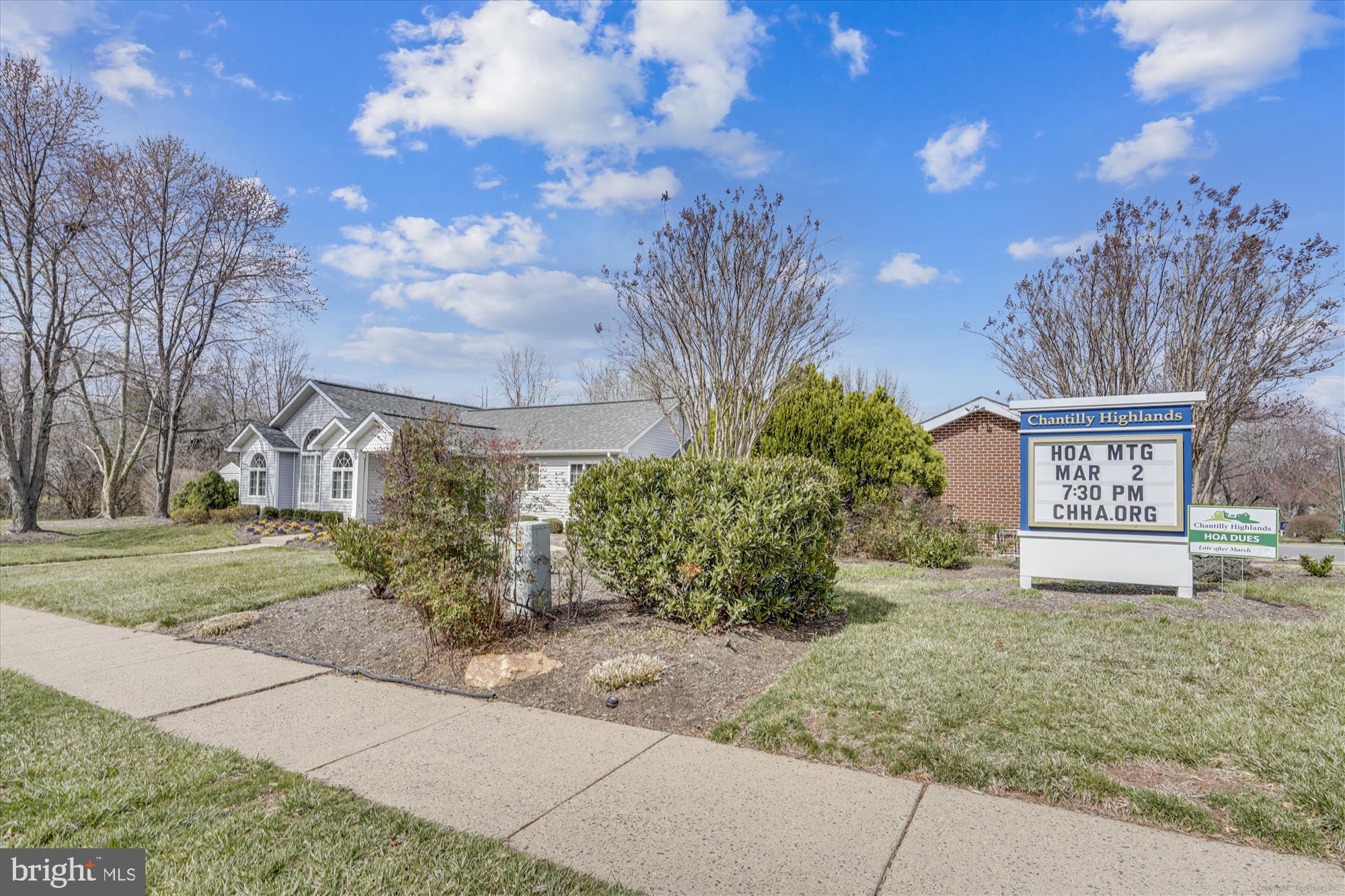 CHANTILLY HIGHLANDS - Residential