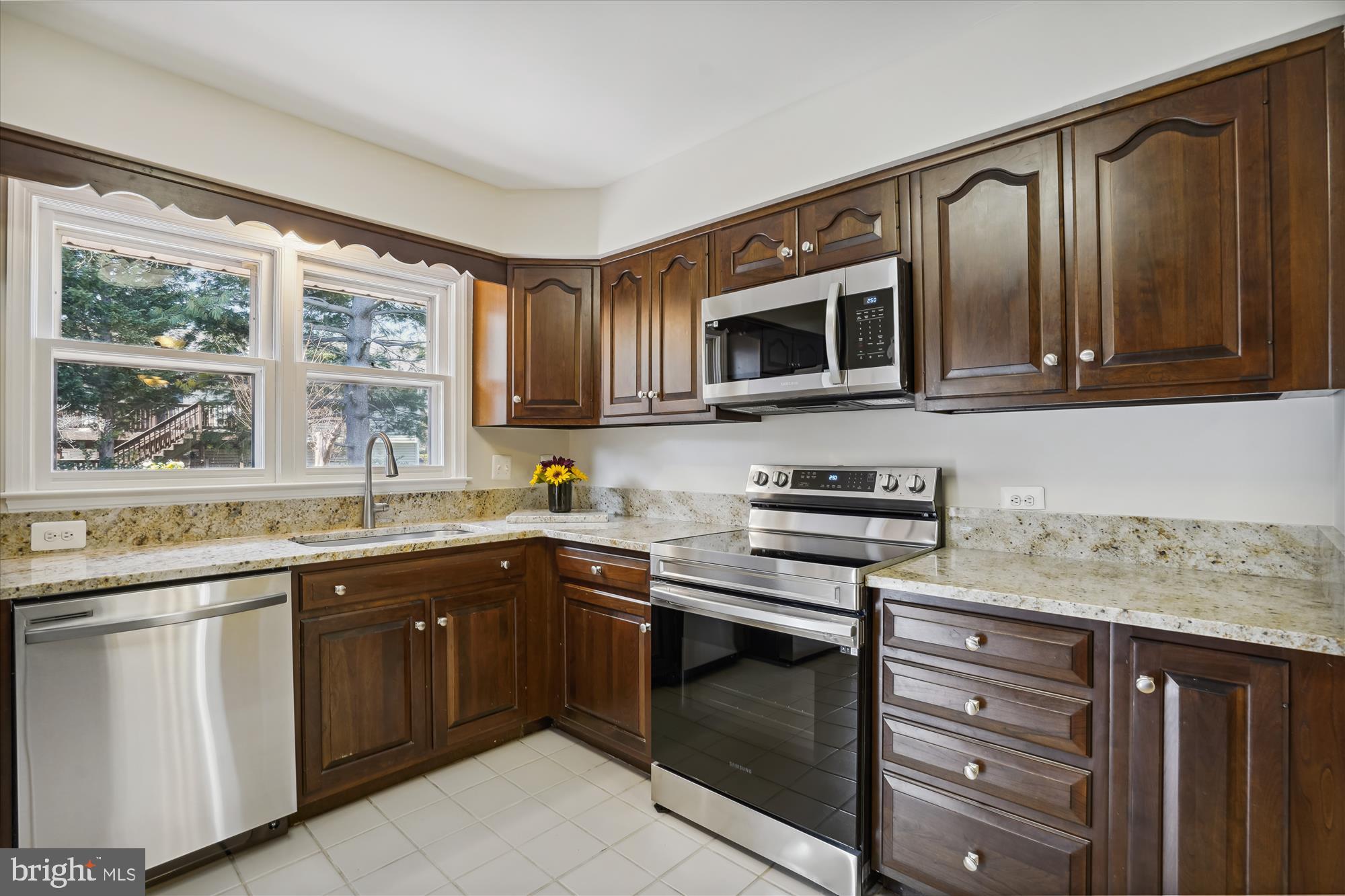 CHANTILLY HIGHLANDS - Residential