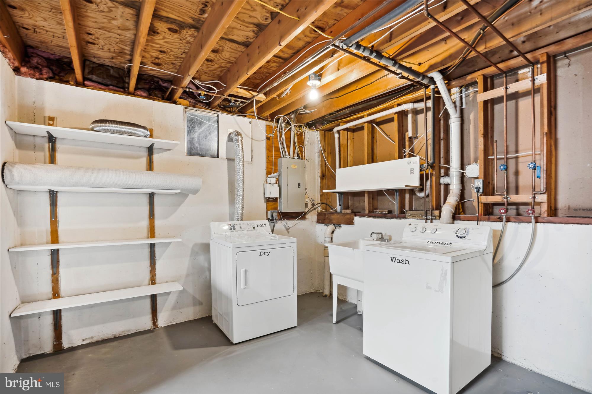 CHANTILLY HIGHLANDS - Residential