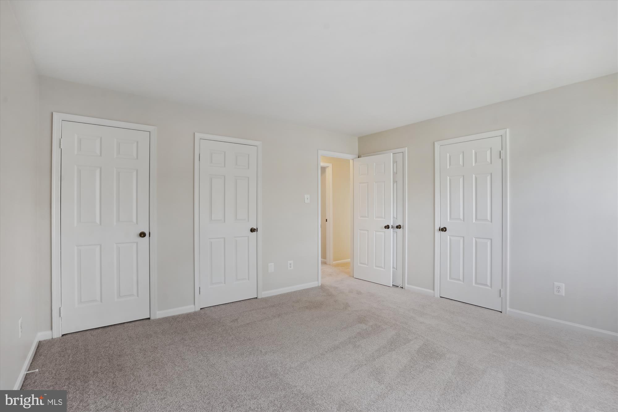 CHANTILLY HIGHLANDS - Residential