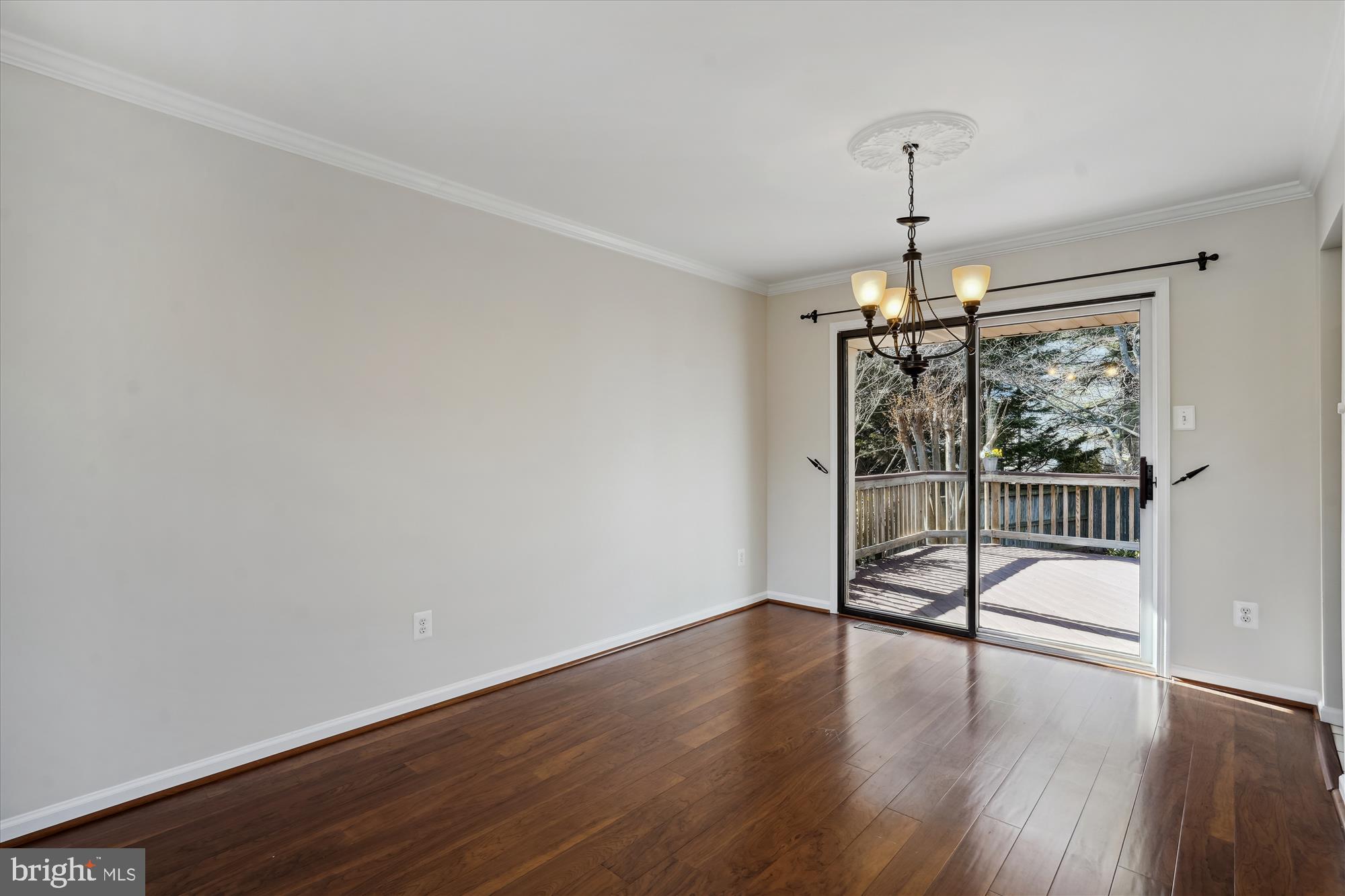 CHANTILLY HIGHLANDS - Residential