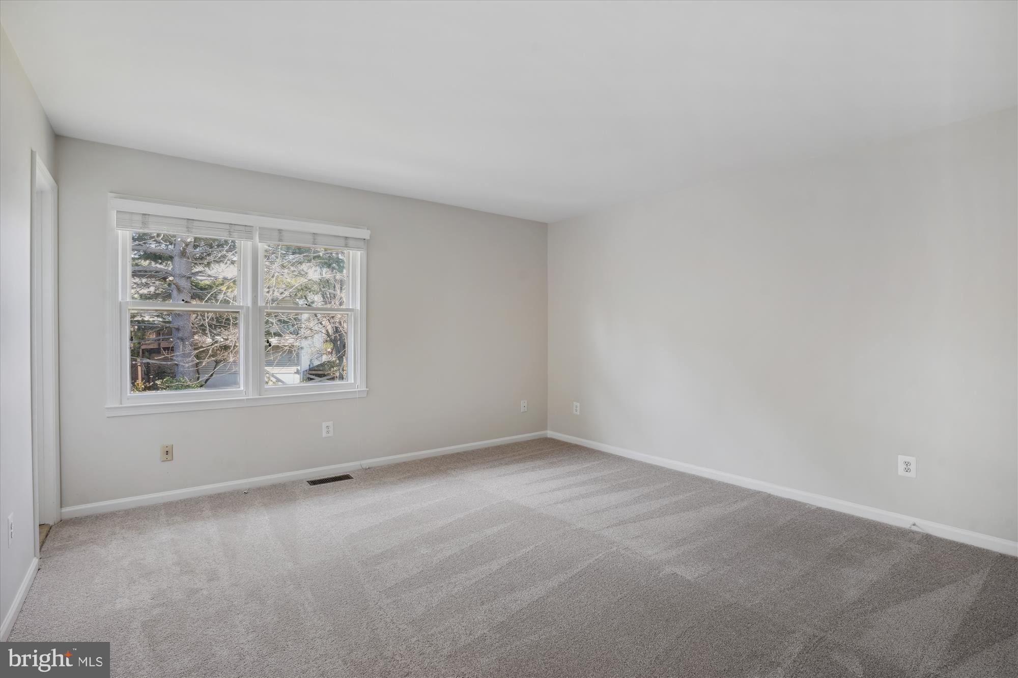 CHANTILLY HIGHLANDS - Residential