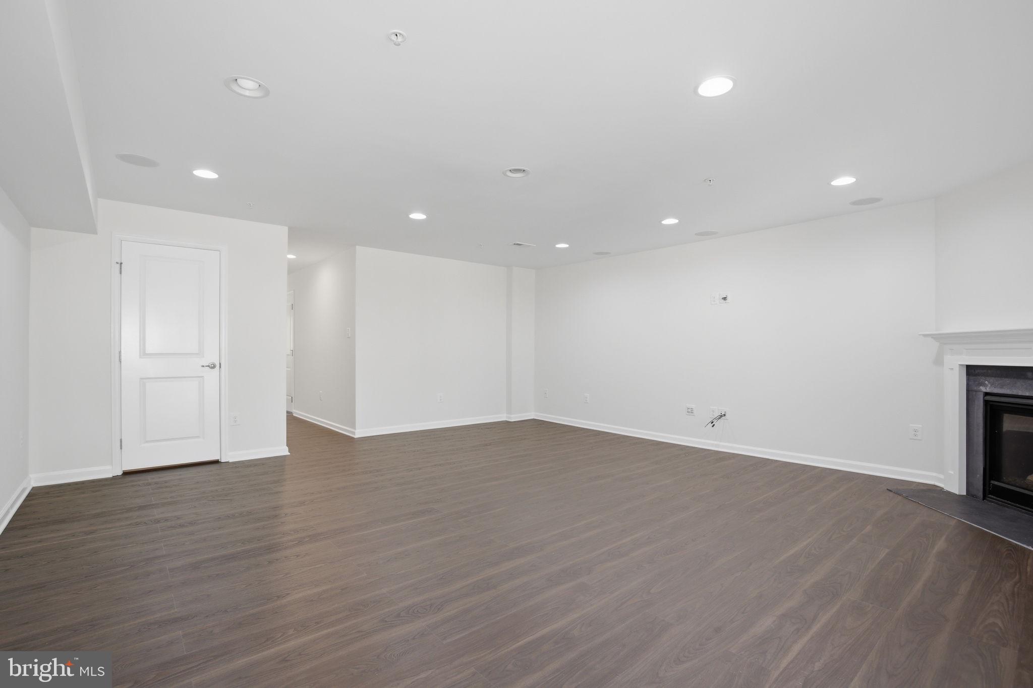 PARKSIDE - Residential