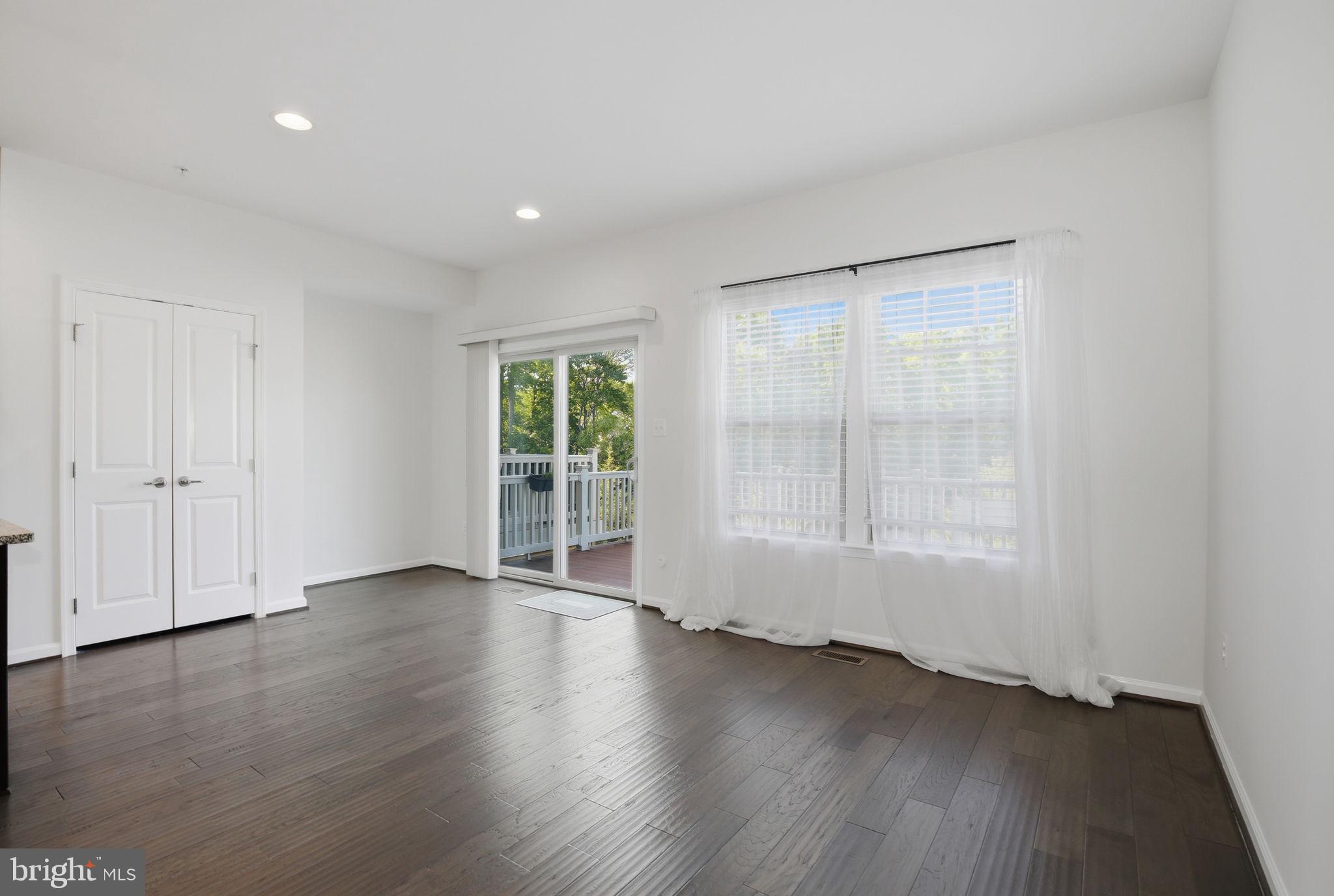 PARKSIDE - Residential