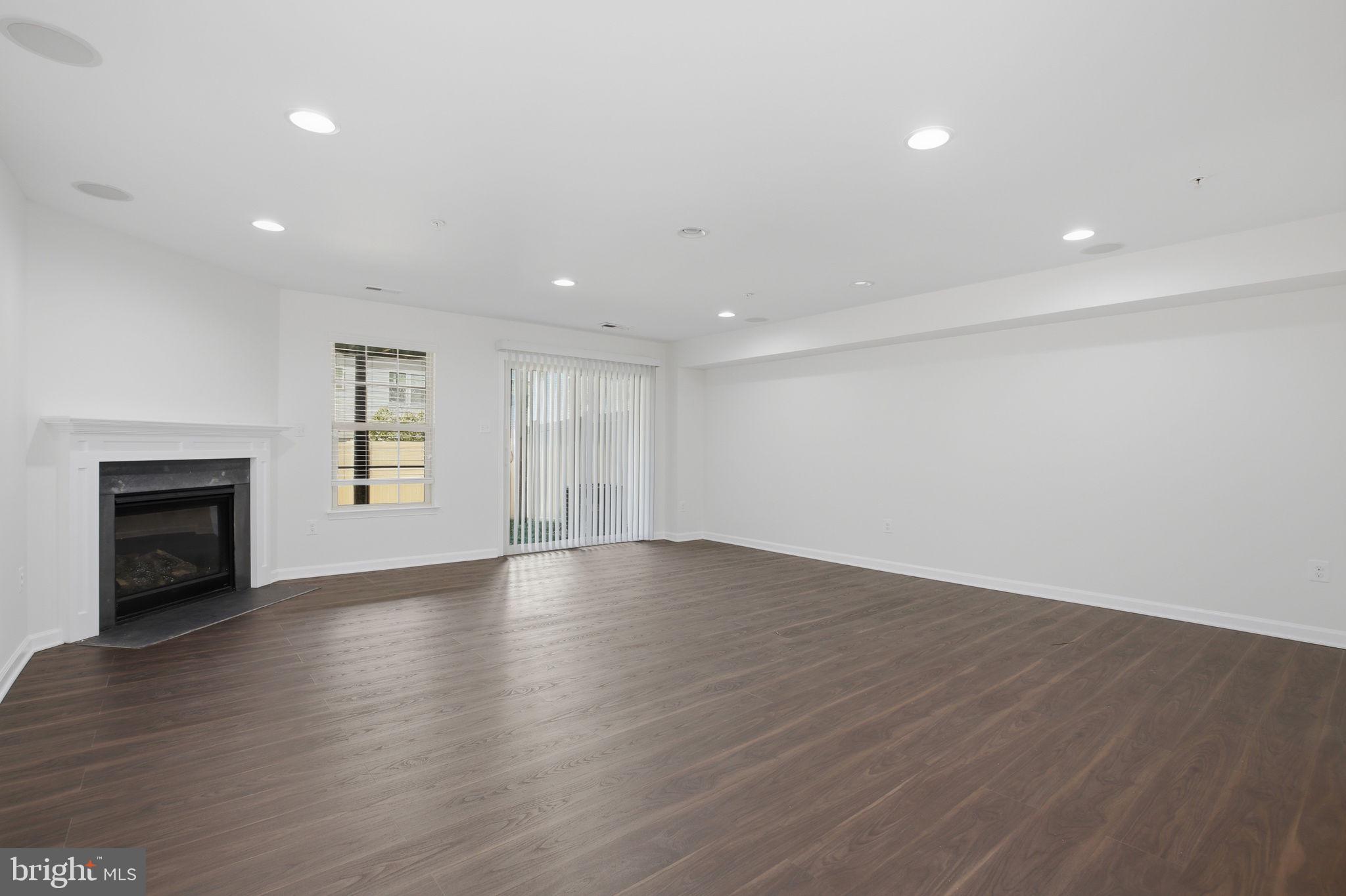 PARKSIDE - Residential