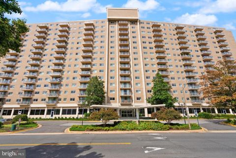 Photo of 1225 Martha Custis Drive #516, ALEXANDRIA, VA 22302 (MLS # VAAX2055350)