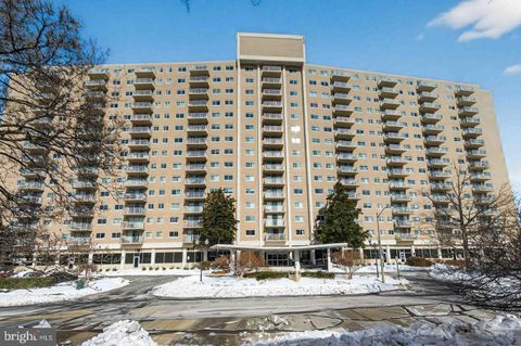 Photo of 1225 Martha Custis Drive #516, ALEXANDRIA, VA 22302 (MLS # VAAX2055350)