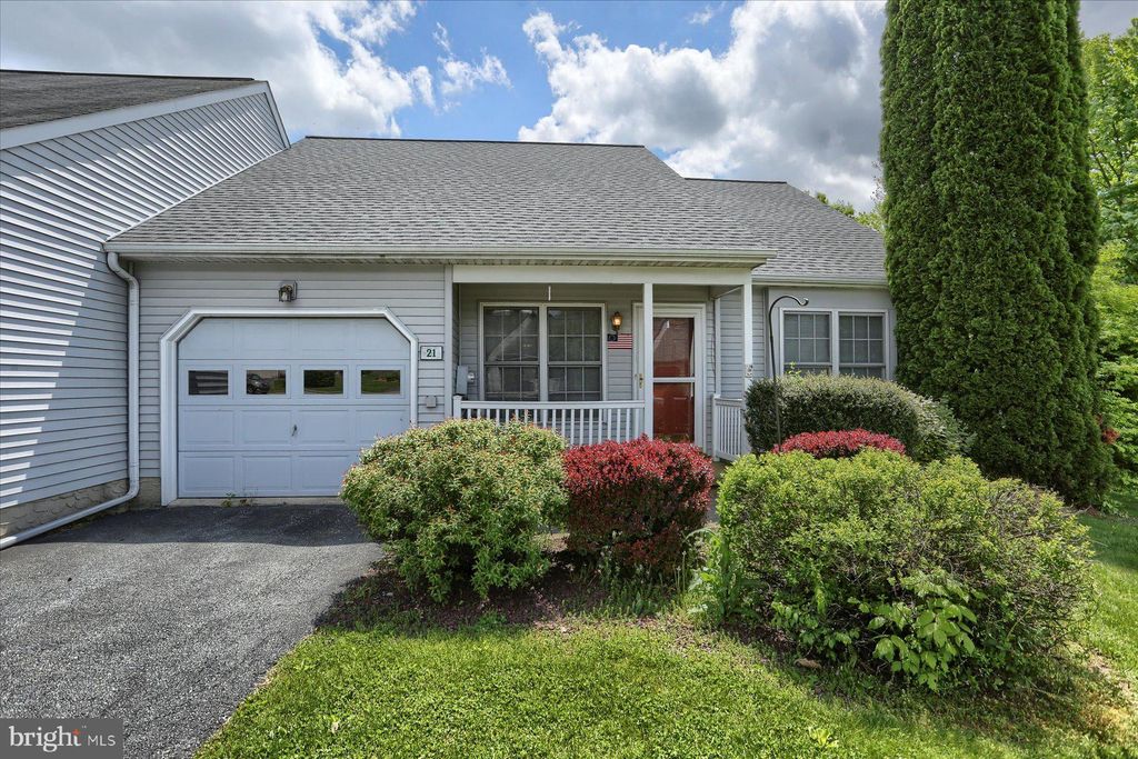 Photo of 21 OAKGROVE LN, MILLERSVILLE, PA 17551 (MLS # PALA2034440)