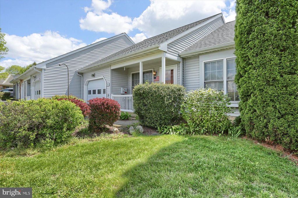 Photo of 21 OAKGROVE LN, MILLERSVILLE, PA 17551 (MLS # PALA2034440)