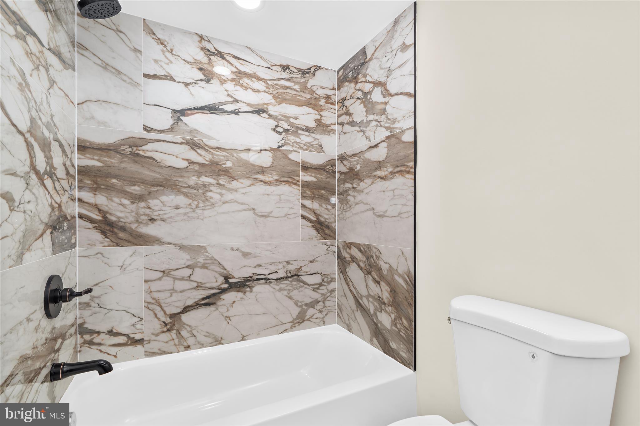 HAWTHORNE SQUARE - Residential