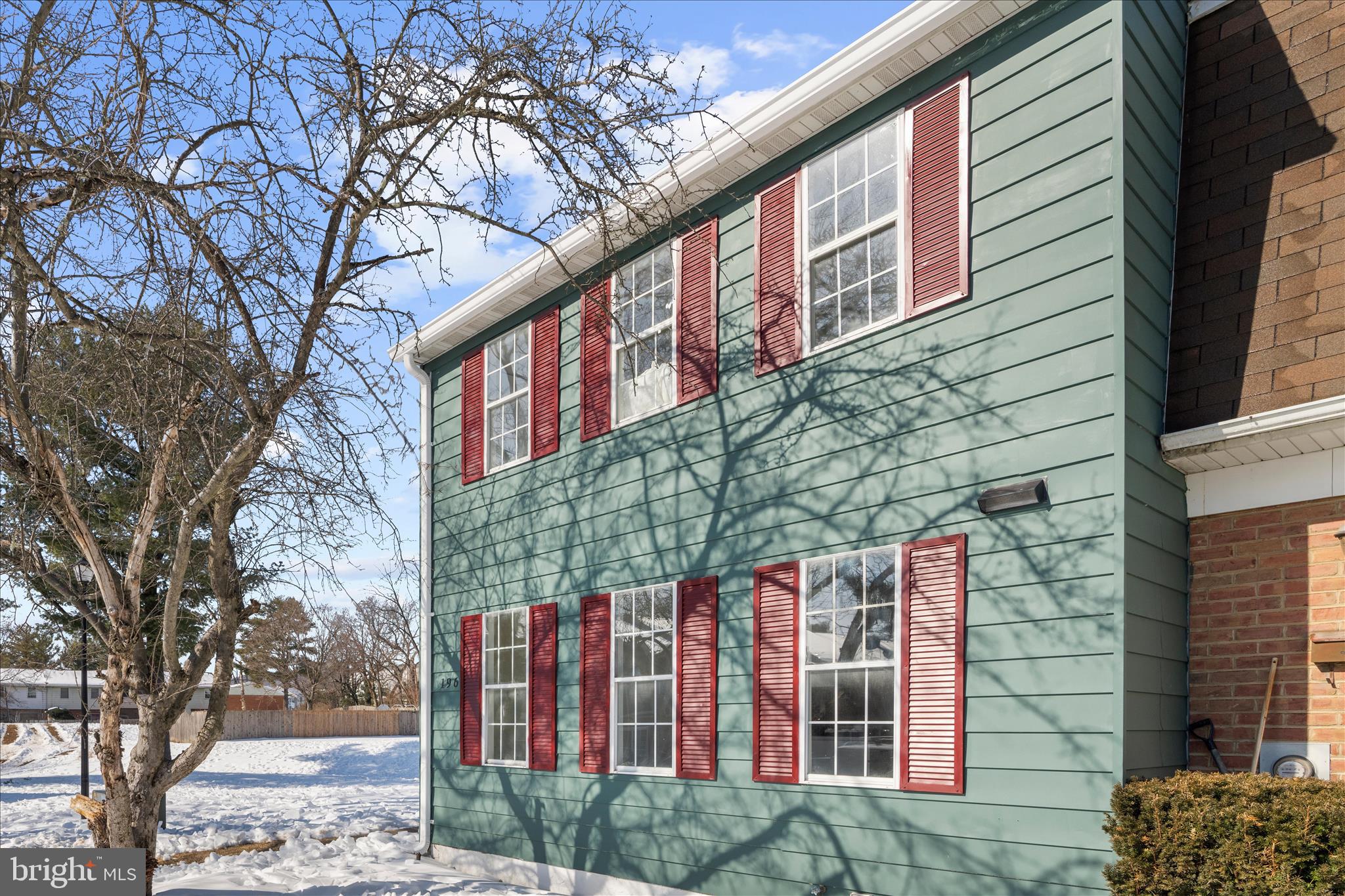 HAWTHORNE SQUARE - Residential