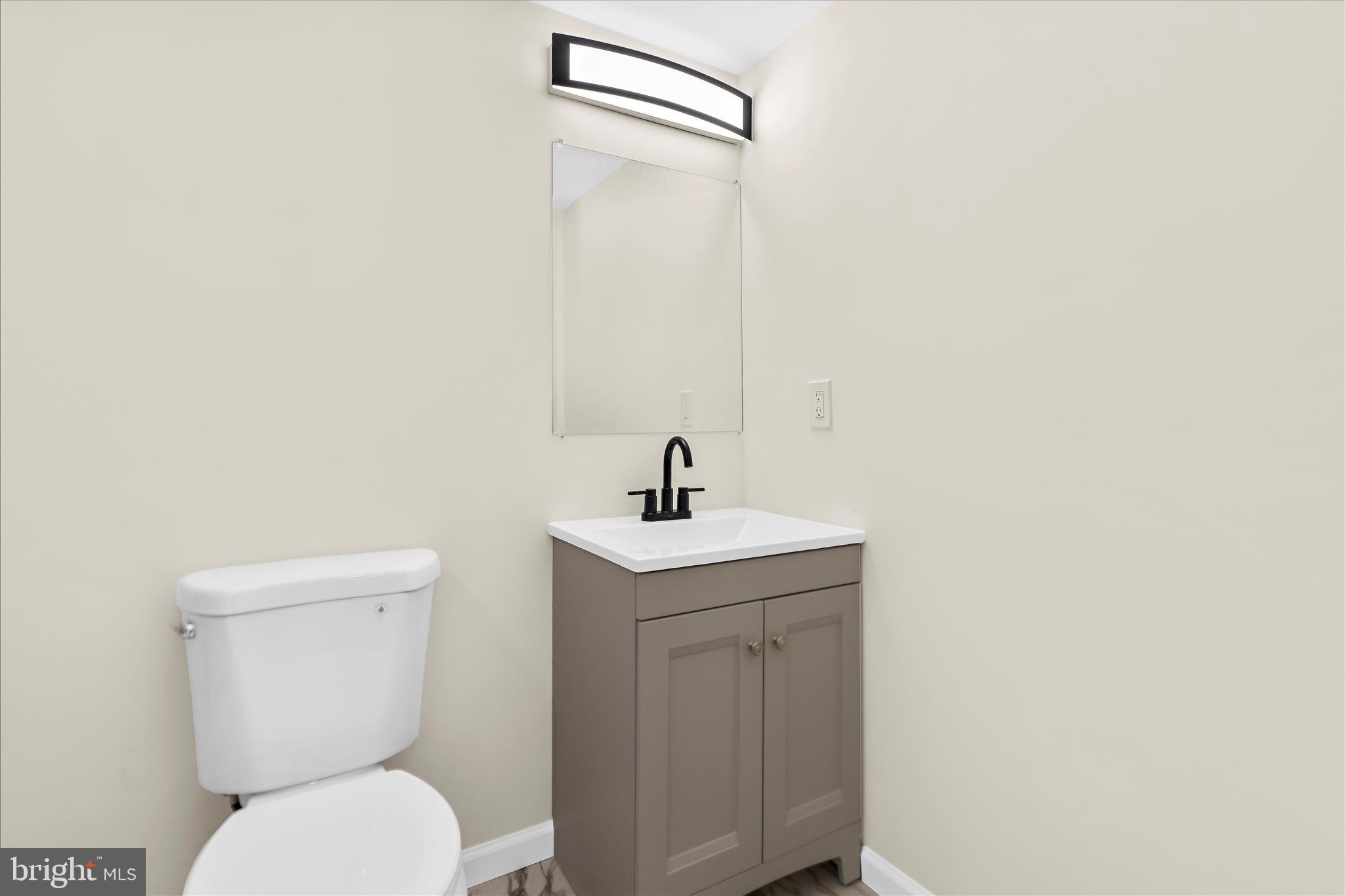 HAWTHORNE SQUARE - Residential