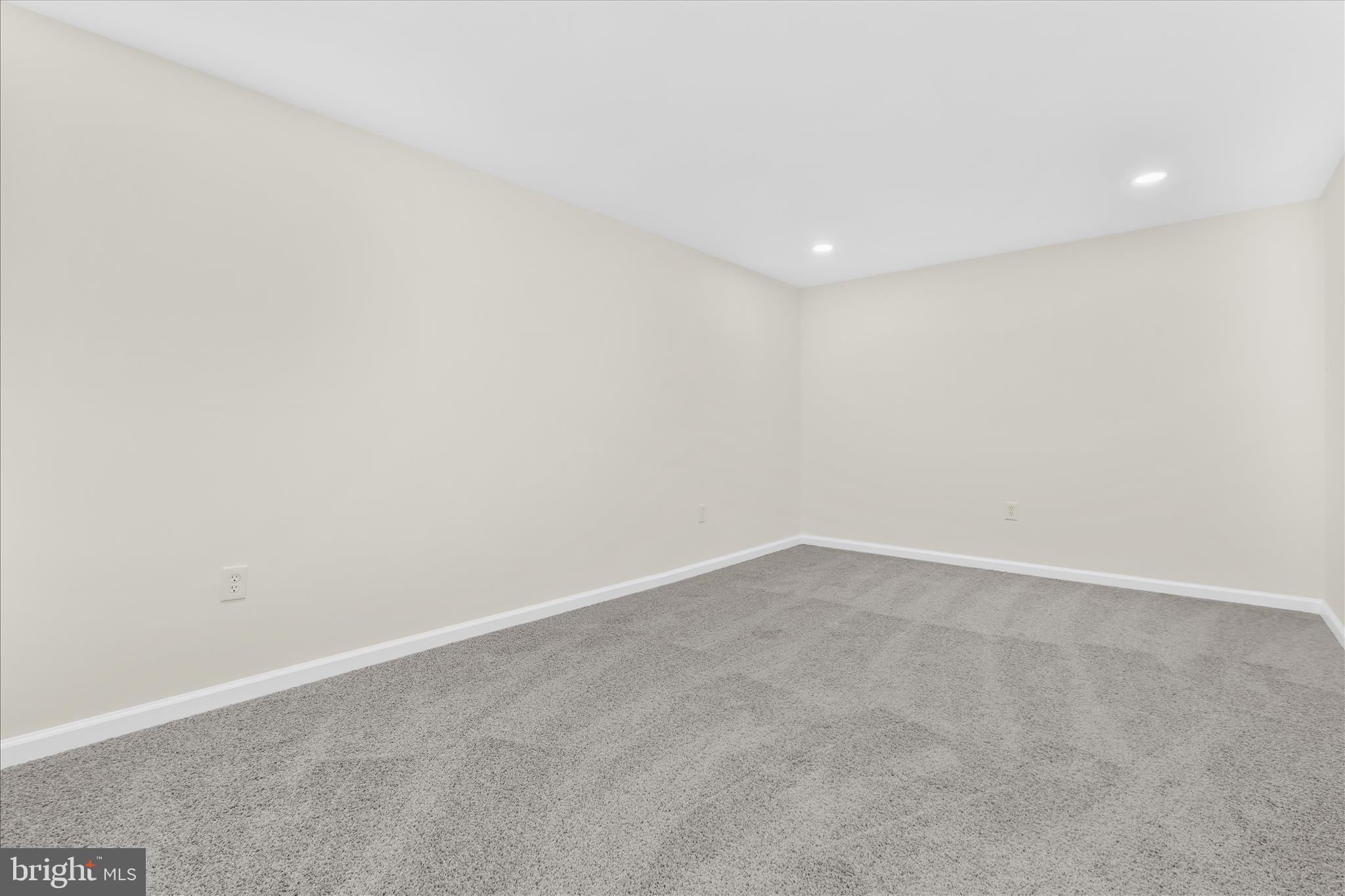 HAWTHORNE SQUARE - Residential