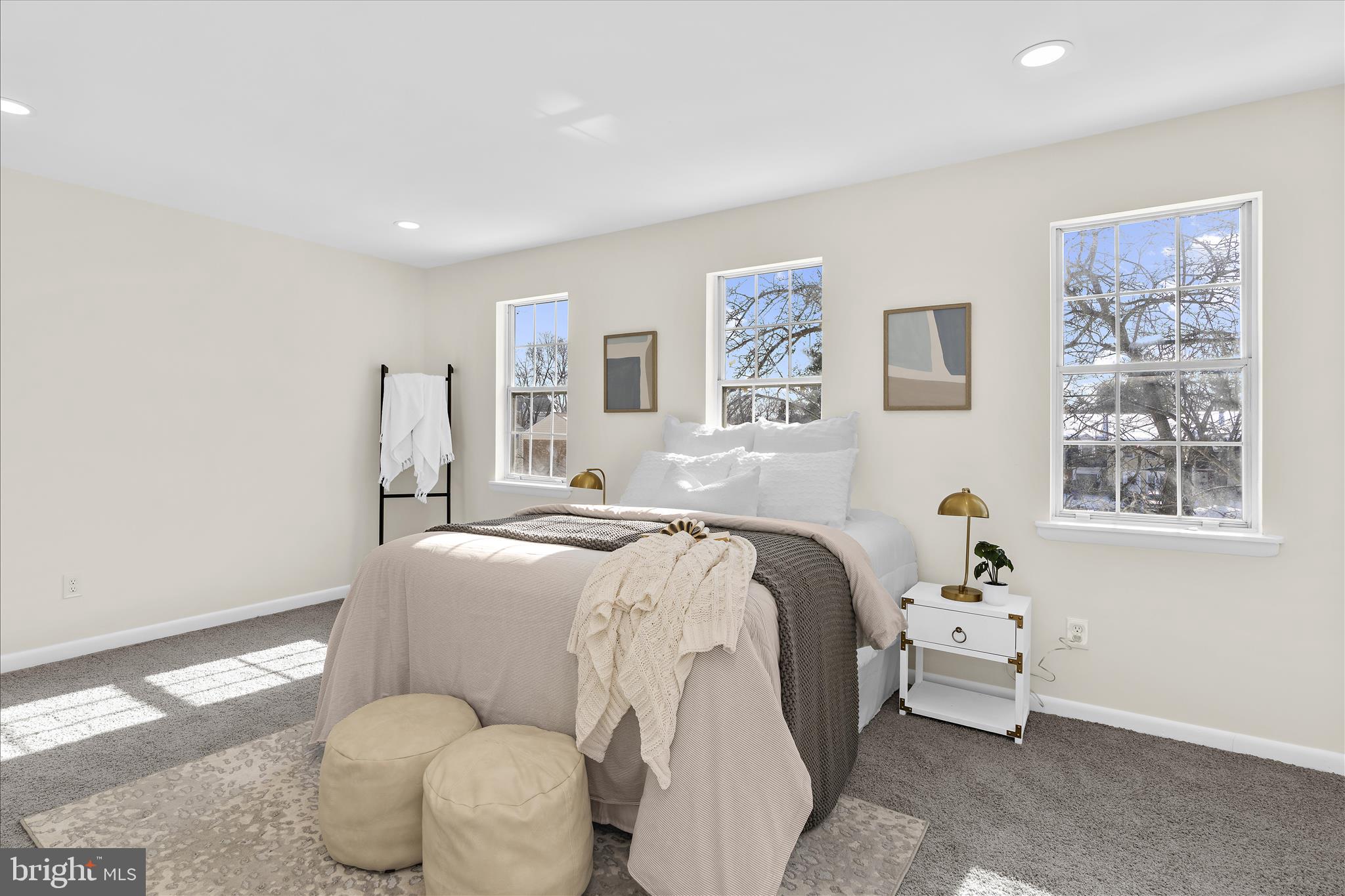 HAWTHORNE SQUARE - Residential