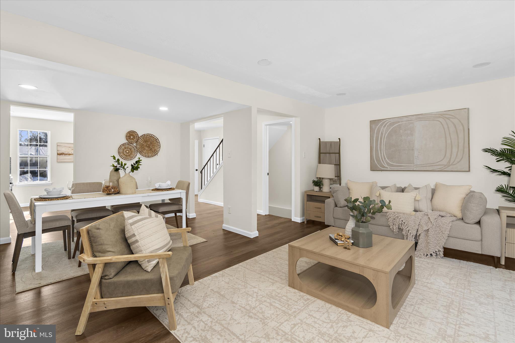 HAWTHORNE SQUARE - Residential