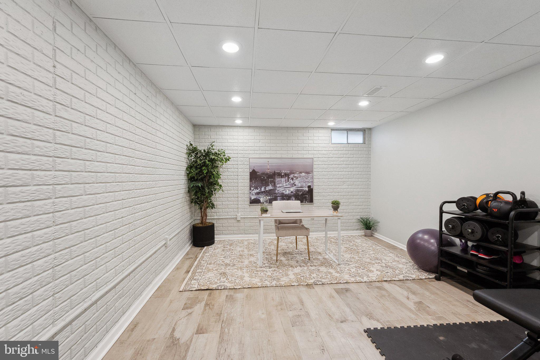 DONEGAL OAKS - Residential