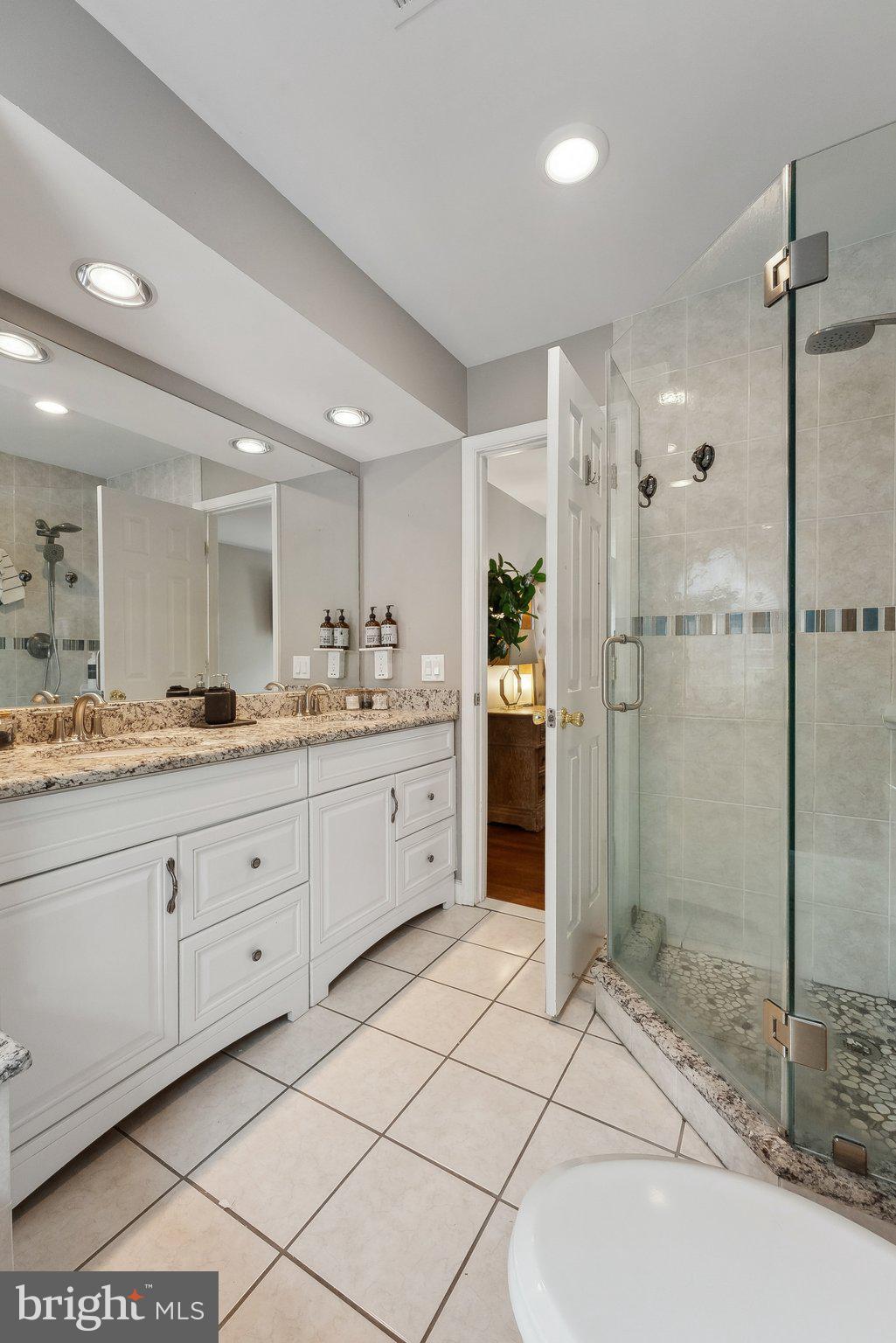 DONEGAL OAKS - Residential