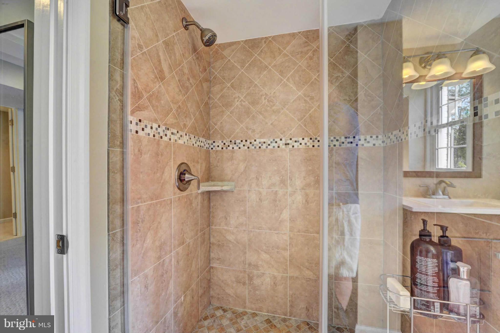 VIENNA WOODS - Residential