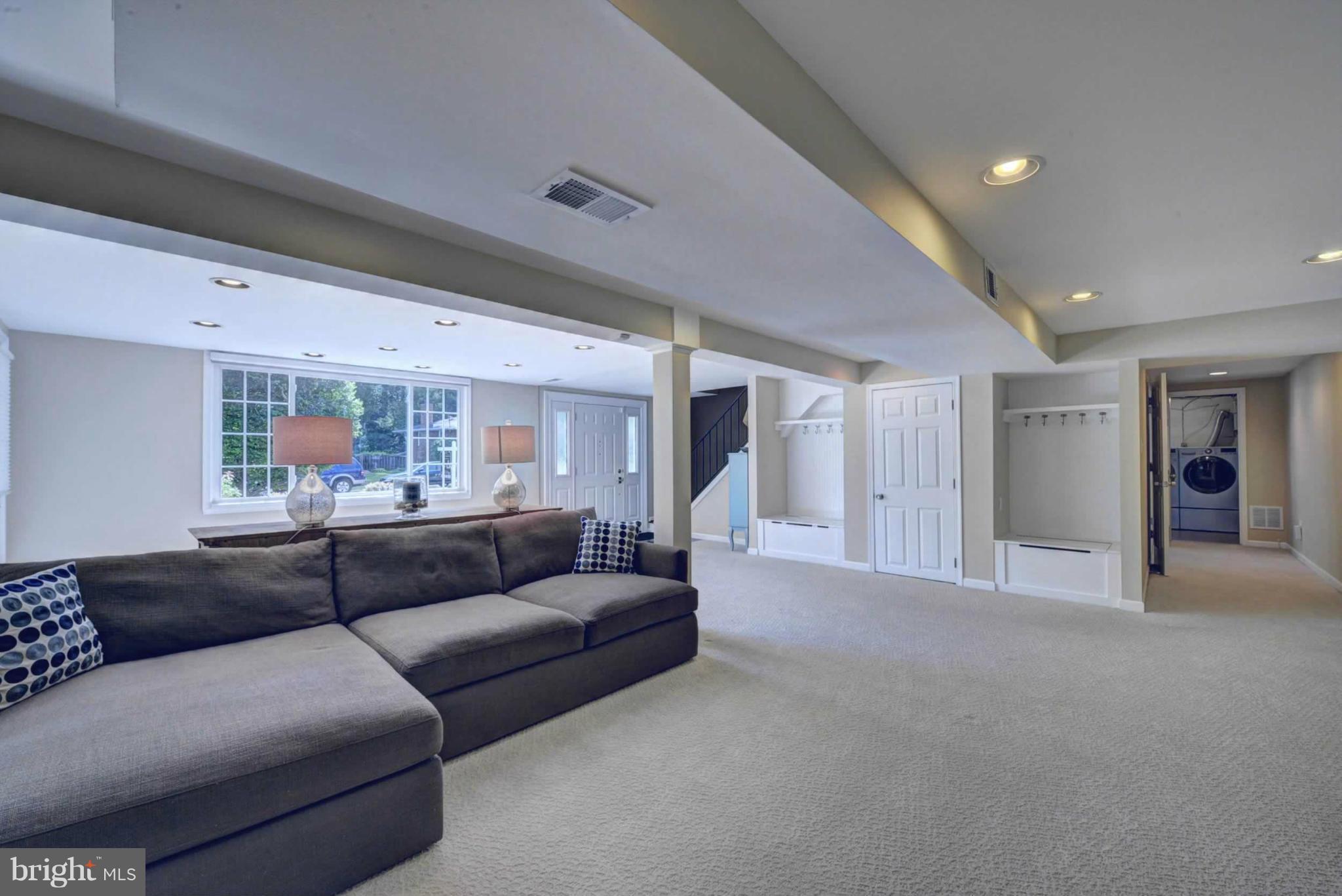 VIENNA WOODS - Residential