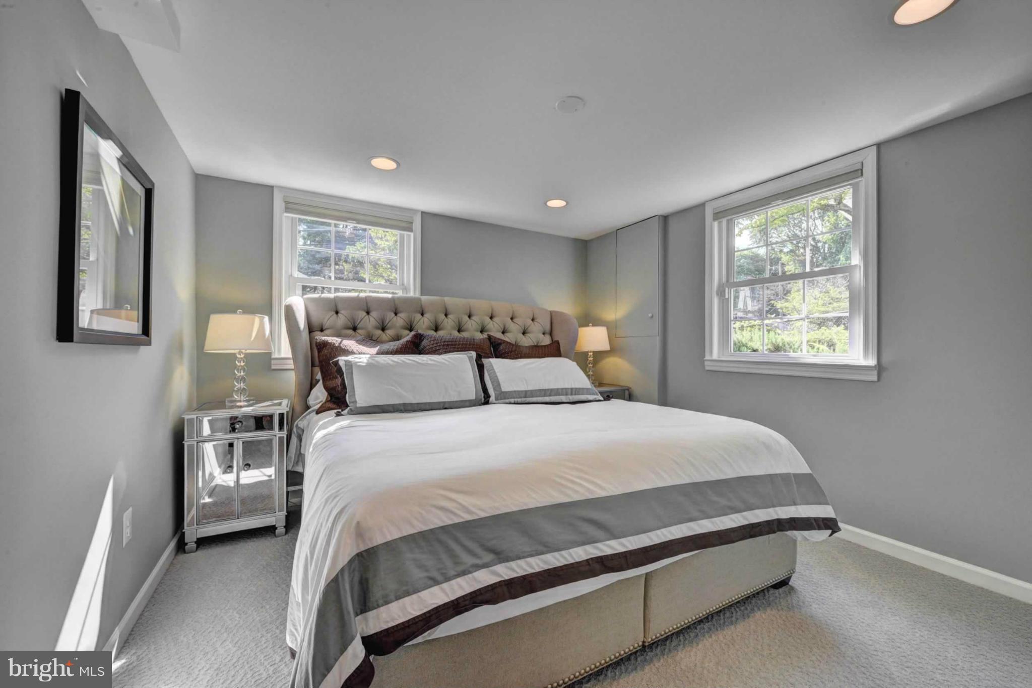 VIENNA WOODS - Residential