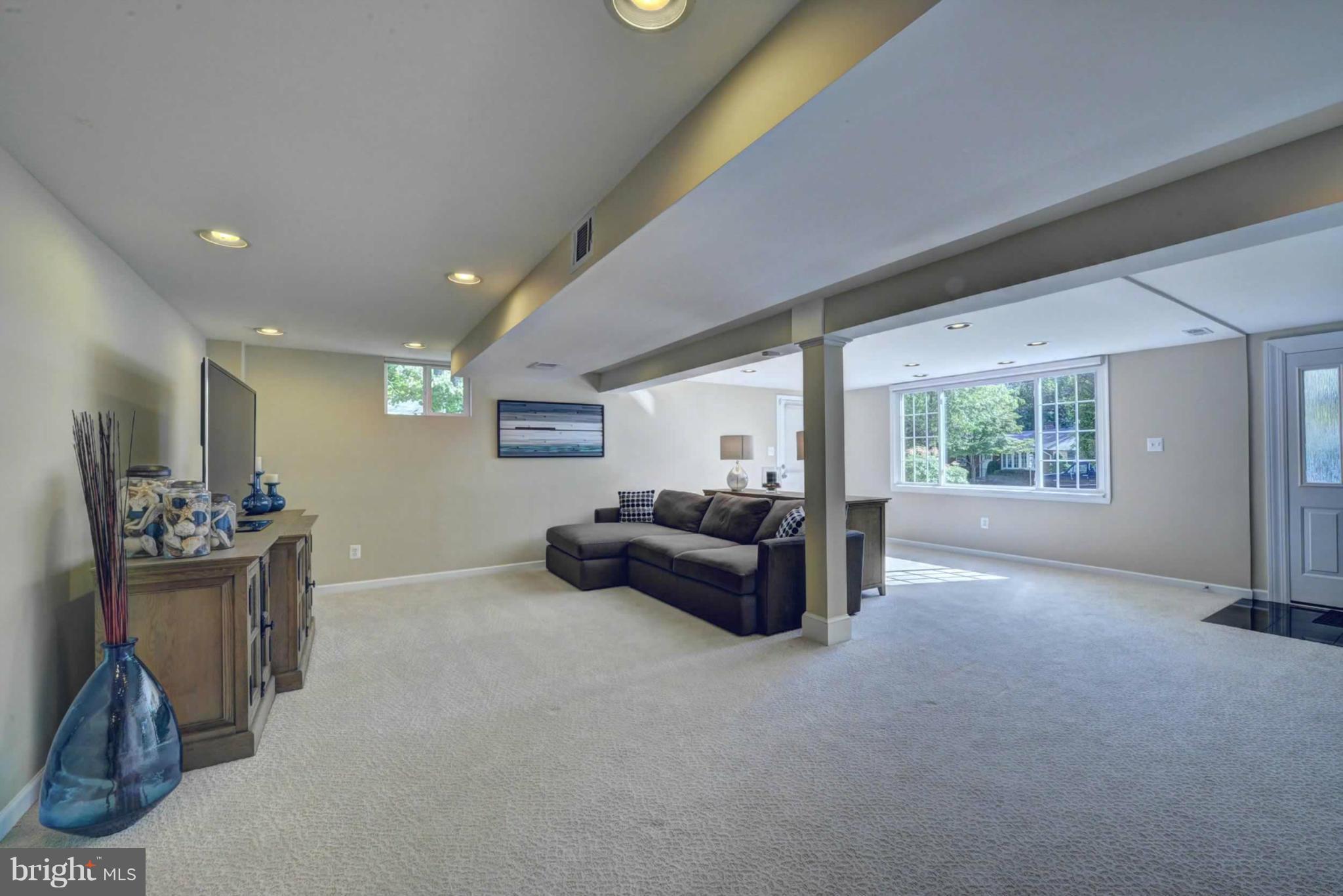 VIENNA WOODS - Residential