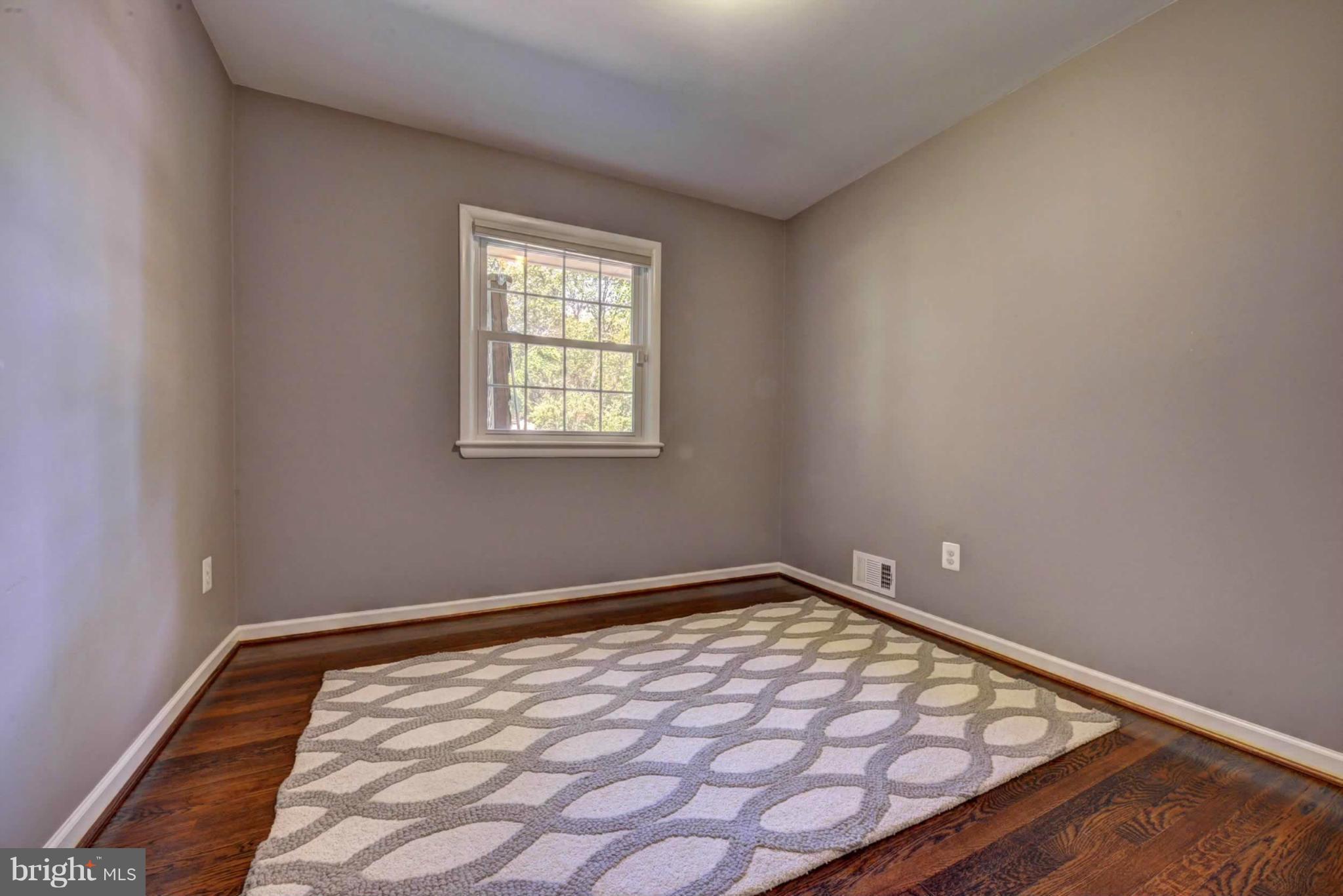 VIENNA WOODS - Residential