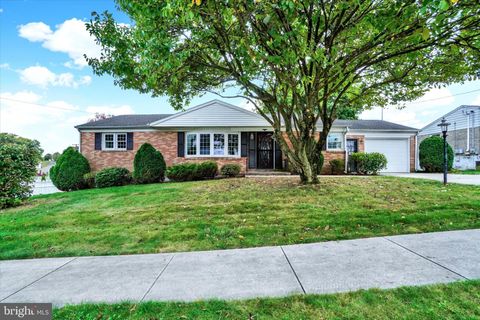 8 SPRING RIDGE DRIVE YORK PA 17408