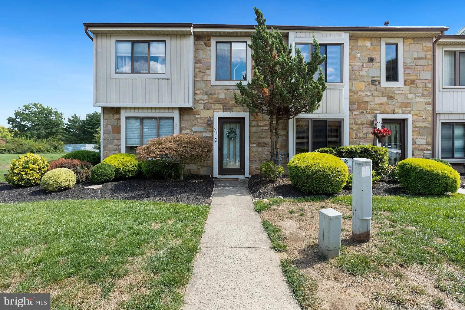 24 TOPAZ LANE