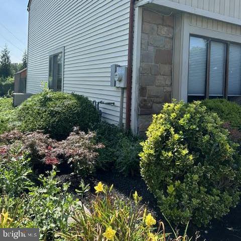 24 TOPAZ LANE