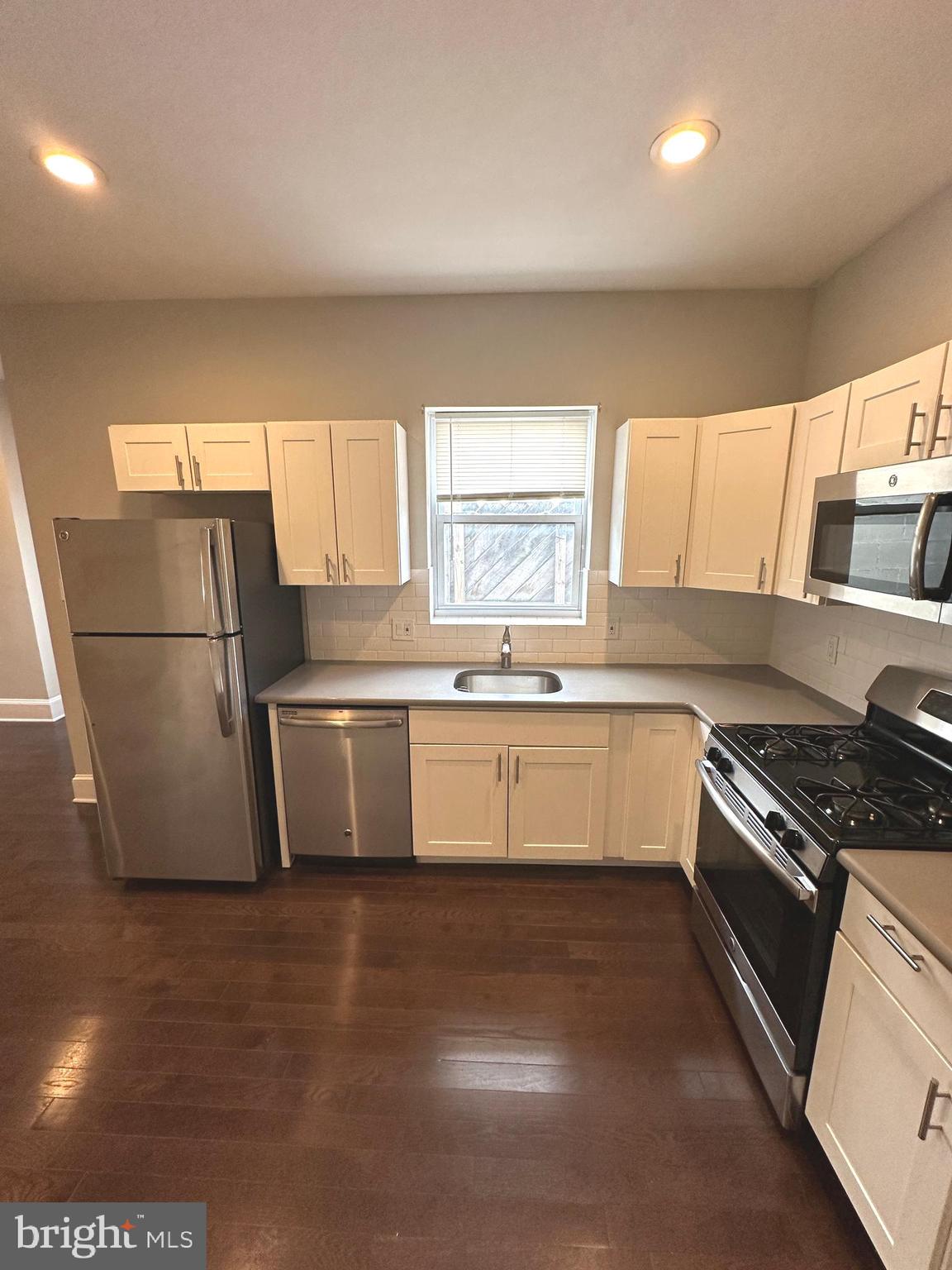 POINT BREEZE - Residential Lease