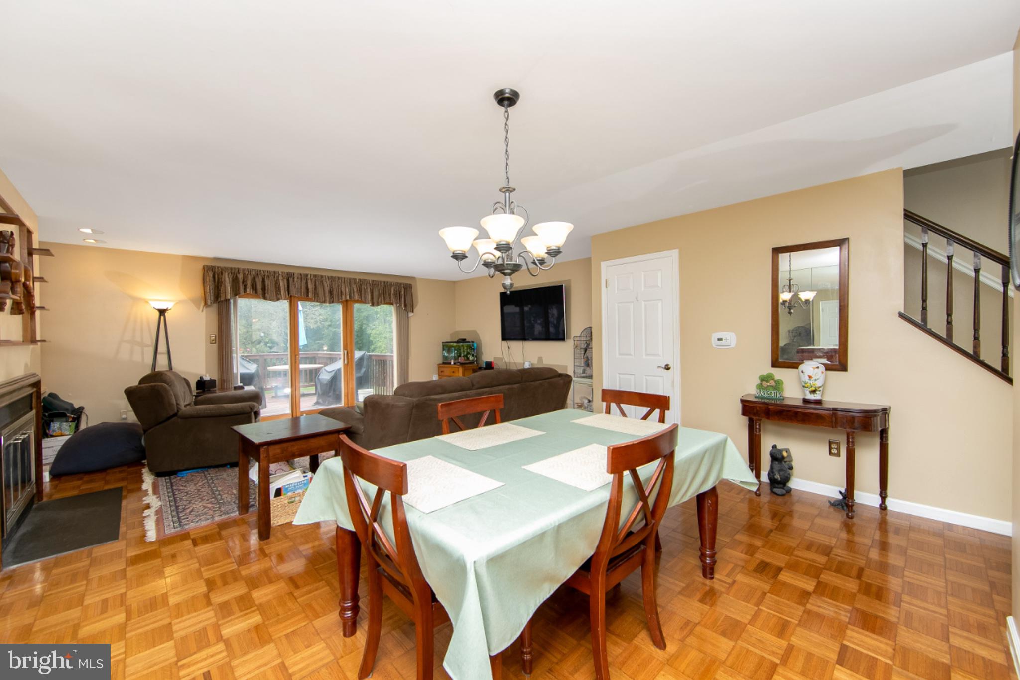 27 CROFTON COMMONS