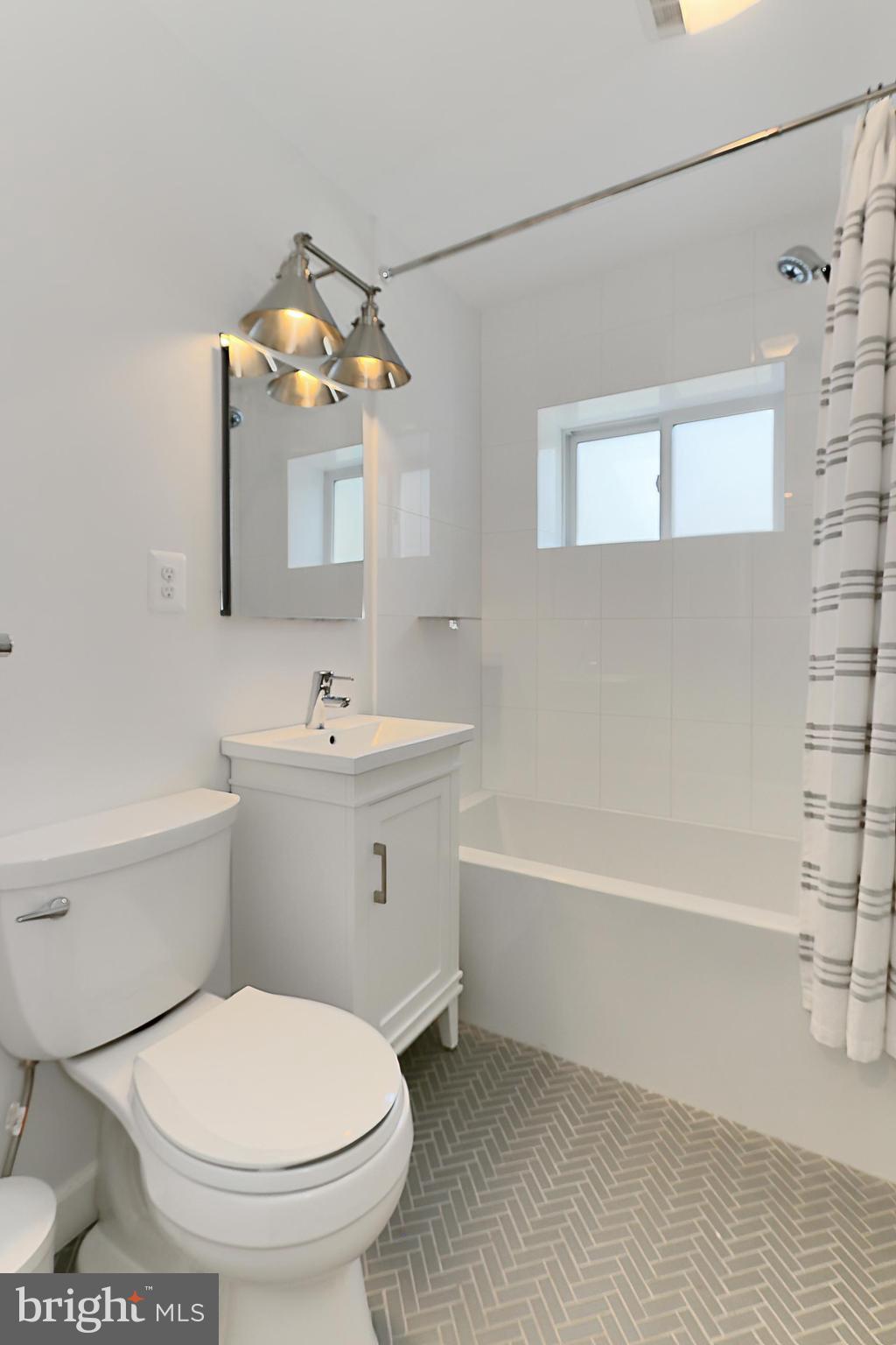 POPKINS HEIGHTS - Residential Lease