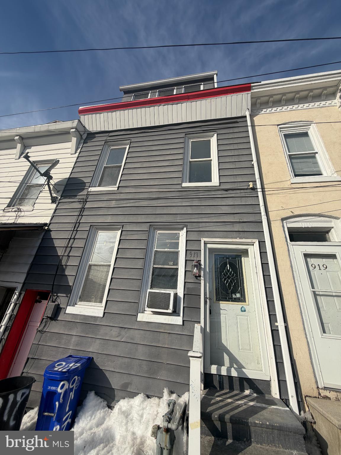 917 GREENWICH STREET