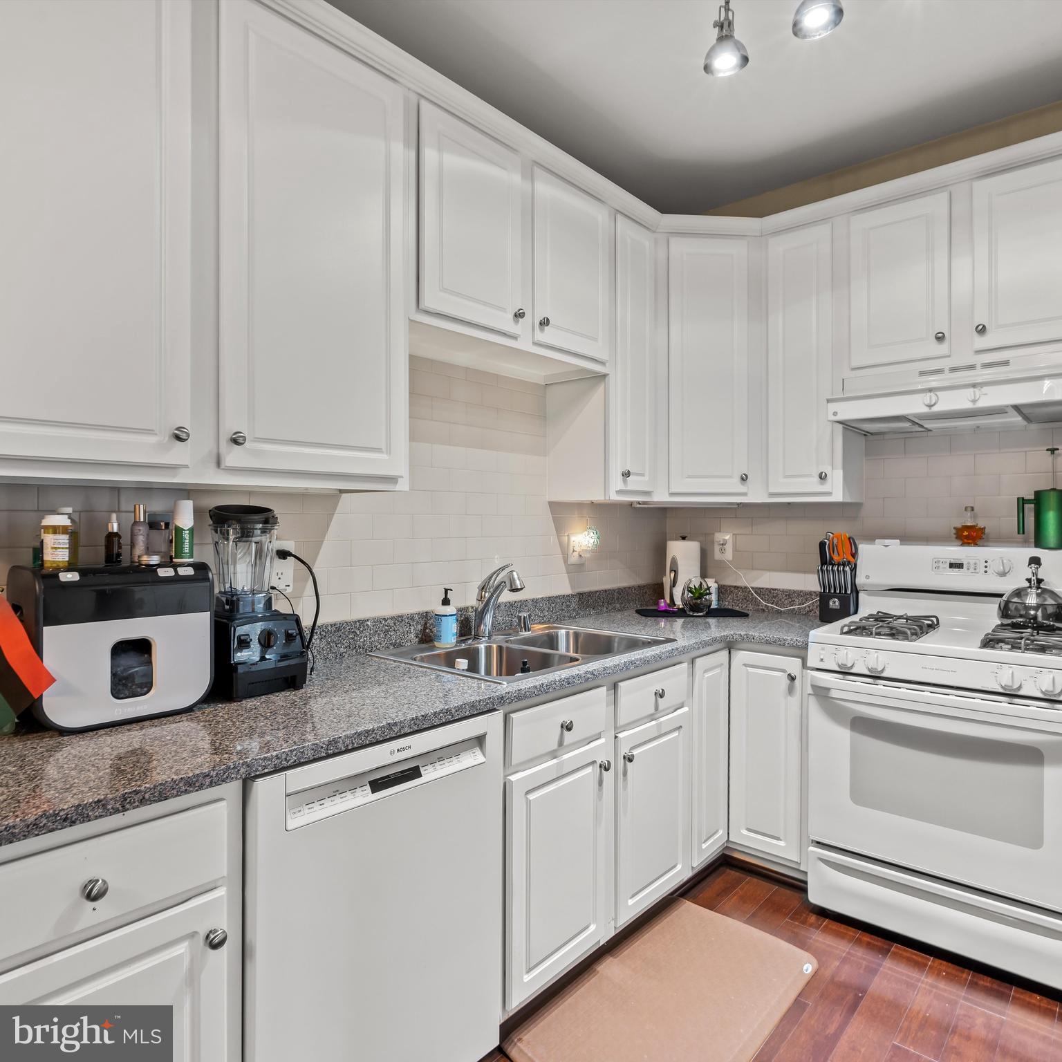 CAMERON STATION - Residential Lease