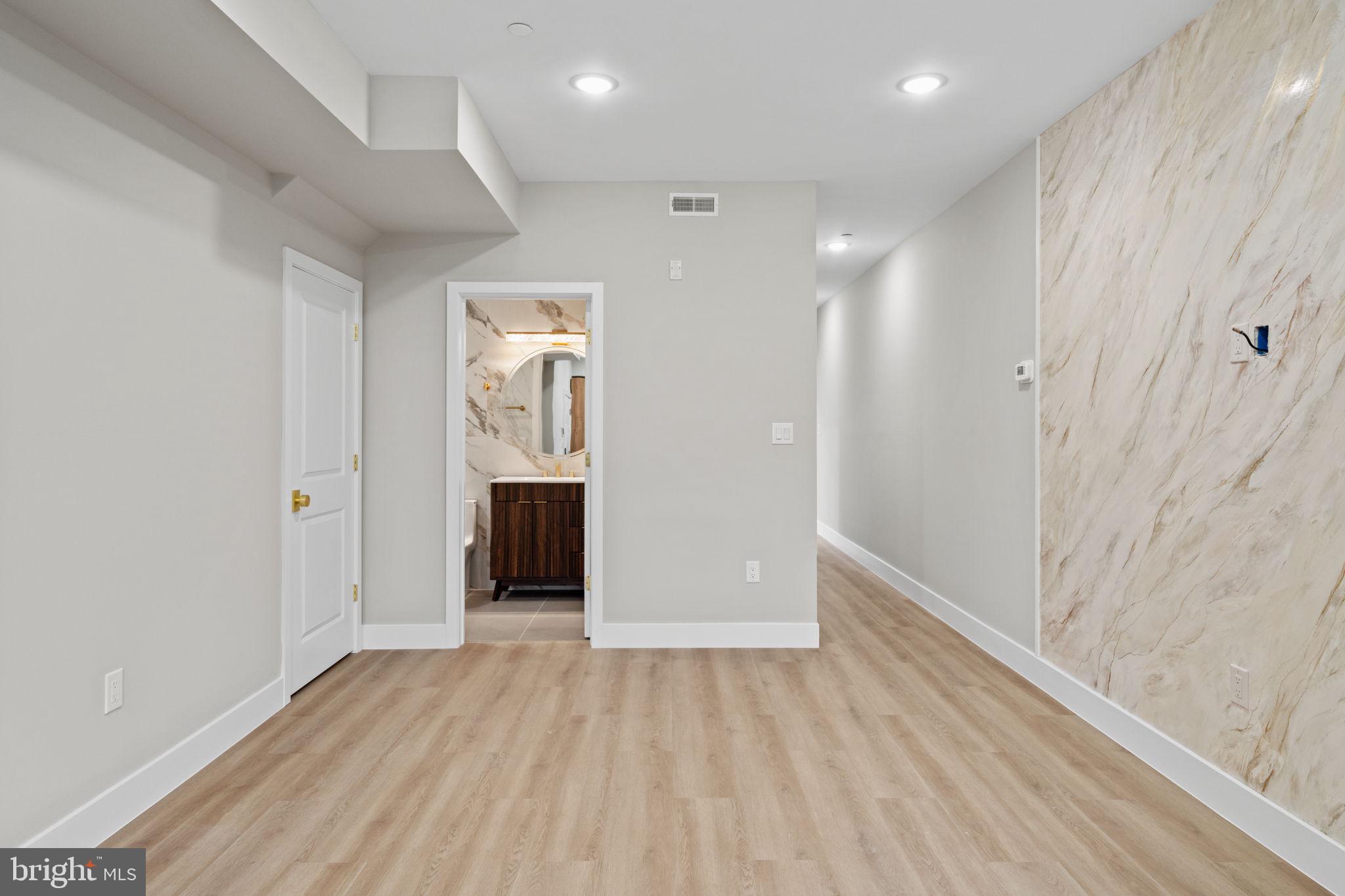 OLDE KENSINGTON - Residential Income