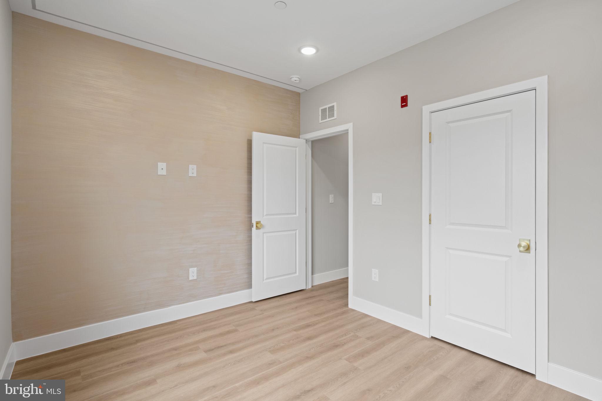 OLDE KENSINGTON - Residential Income