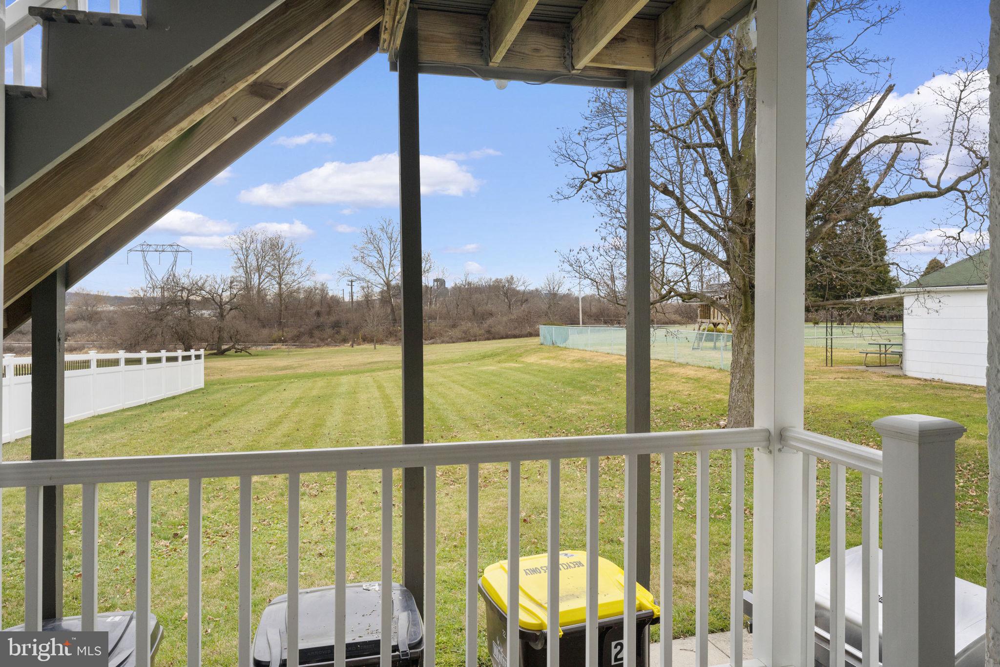 KING MANOR - Residential Lease