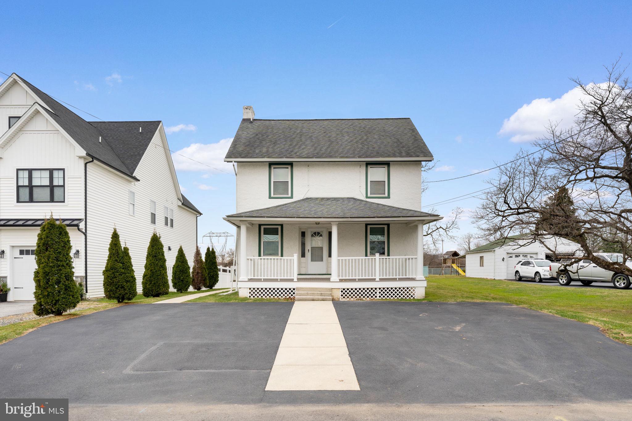 KING MANOR - Residential Lease