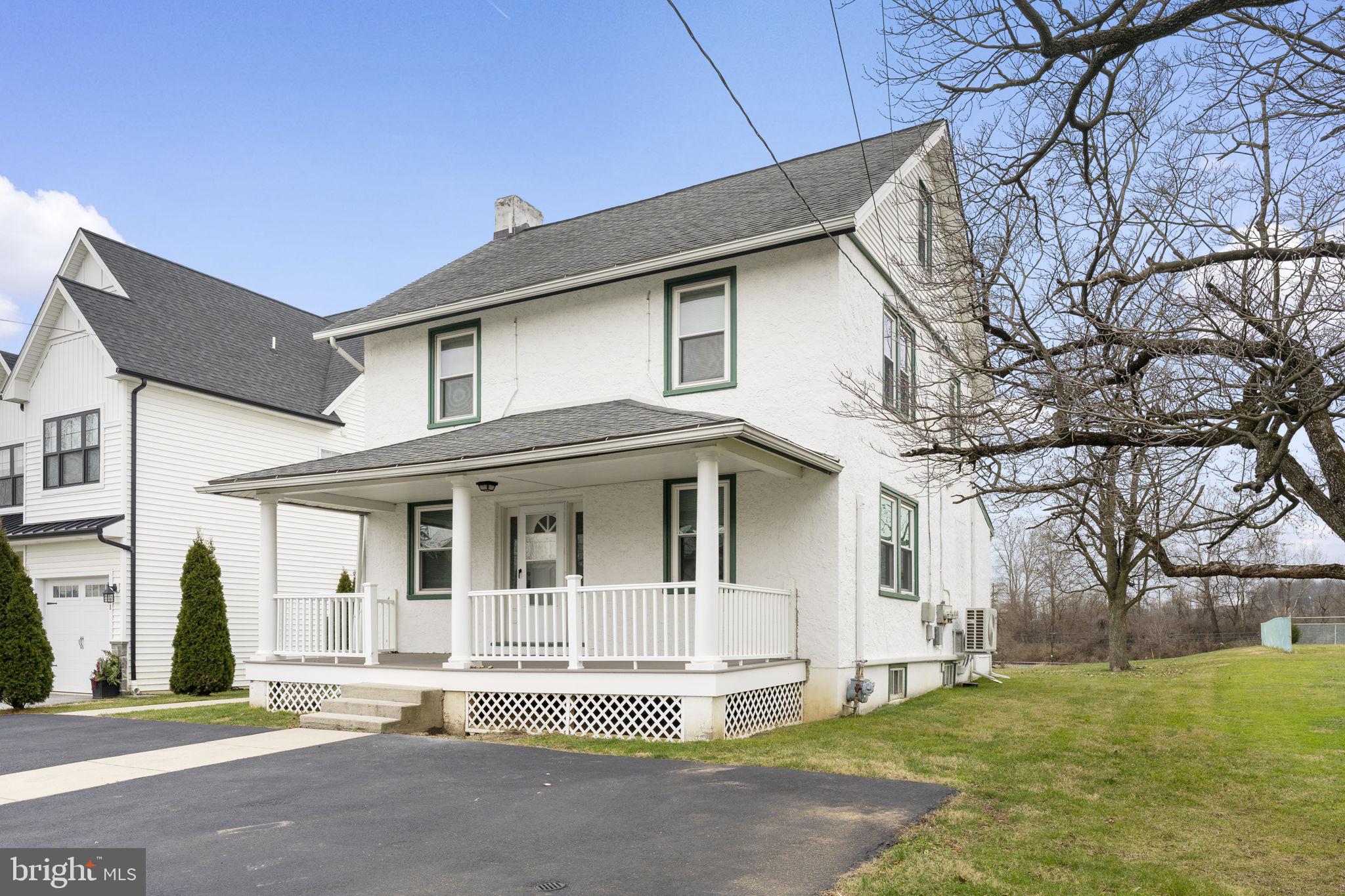 KING MANOR - Residential Lease
