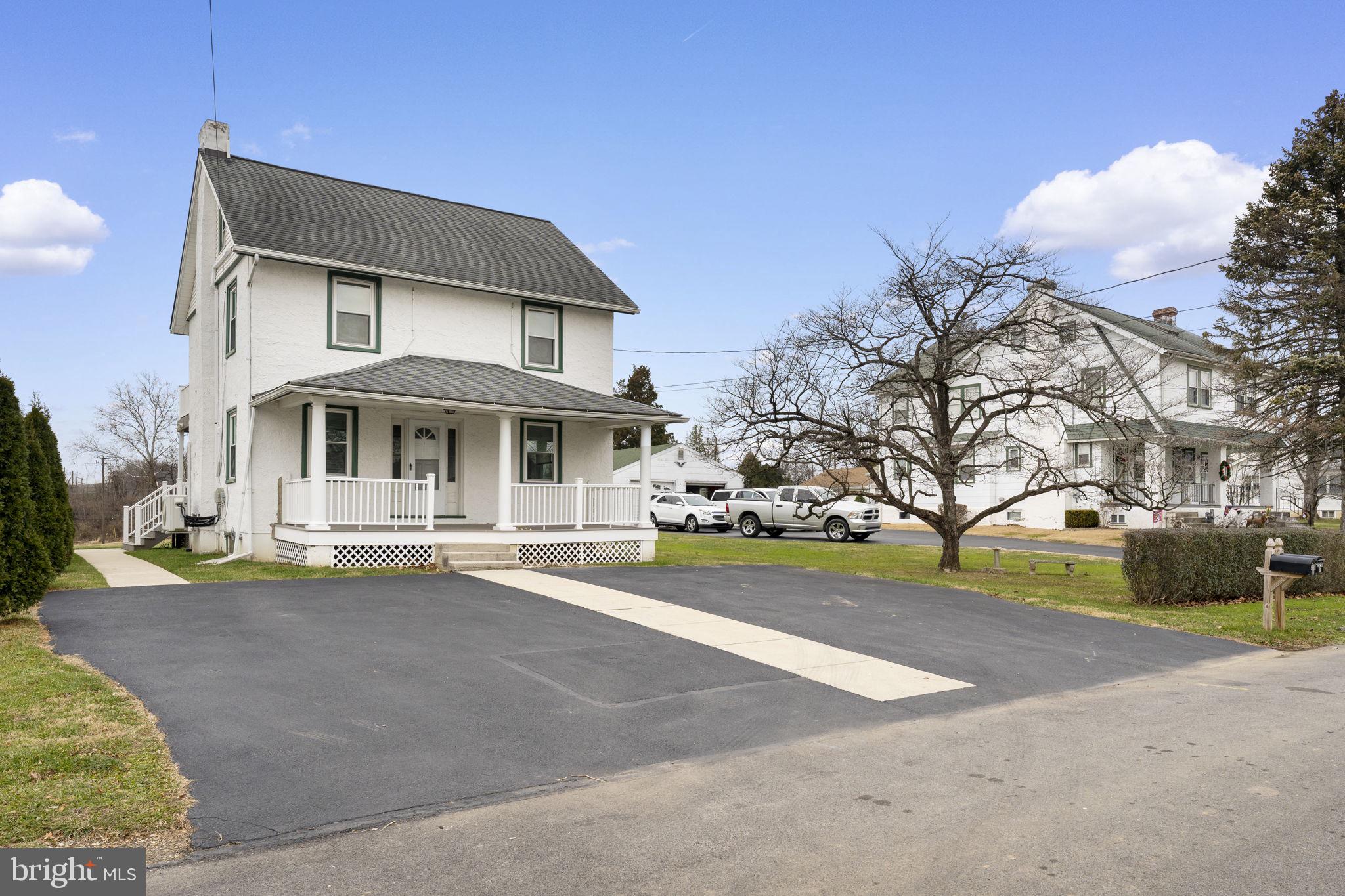 KING MANOR - Residential Lease