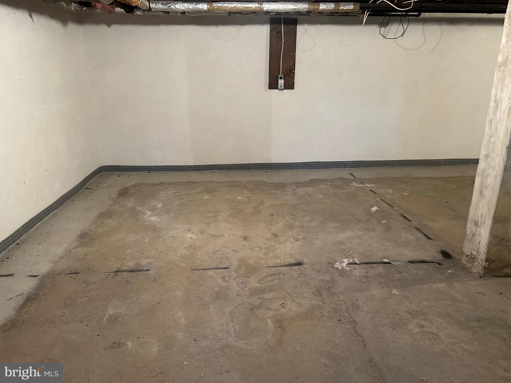 KING MANOR - Residential Lease