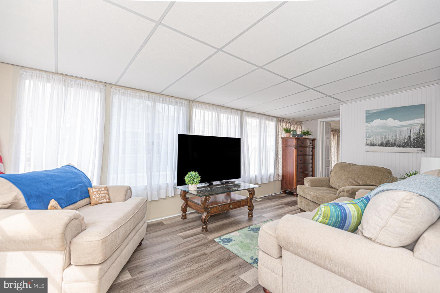 WHITE HORSE PARK II - Residential