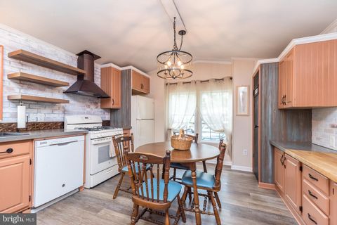 Tiny photo for 25 Chestnut Court E, HARLEYSVILLE, PA 19438 (MLS # PAMC2155190)