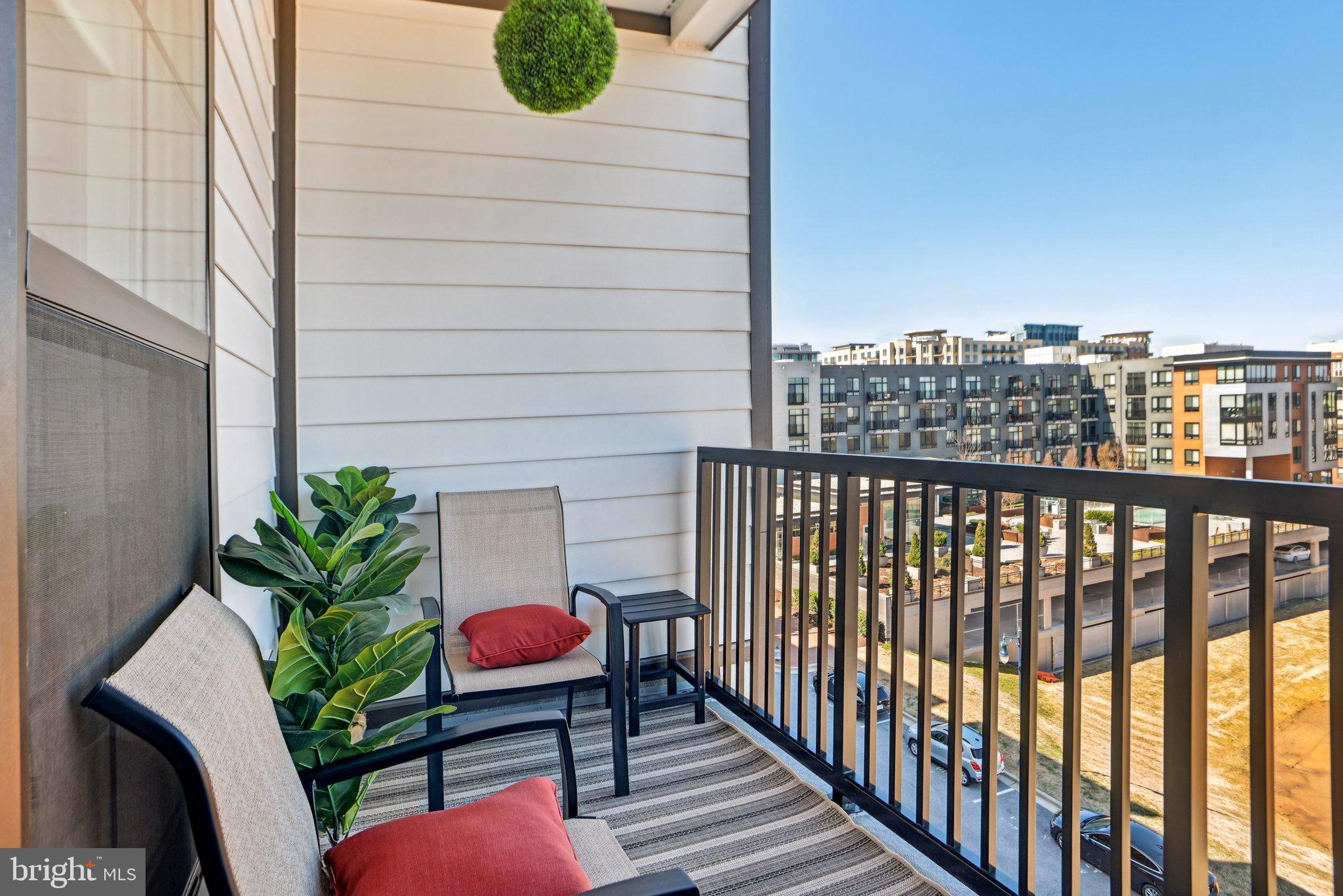 THE FLATS AT NATIONAL HARBOR - Residential