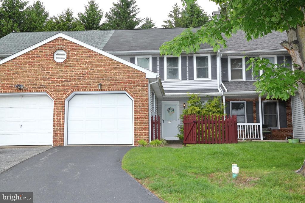 Photo of 11 Townsend Court, Lancaster, PA 17603 (MLS # PALA2051222)