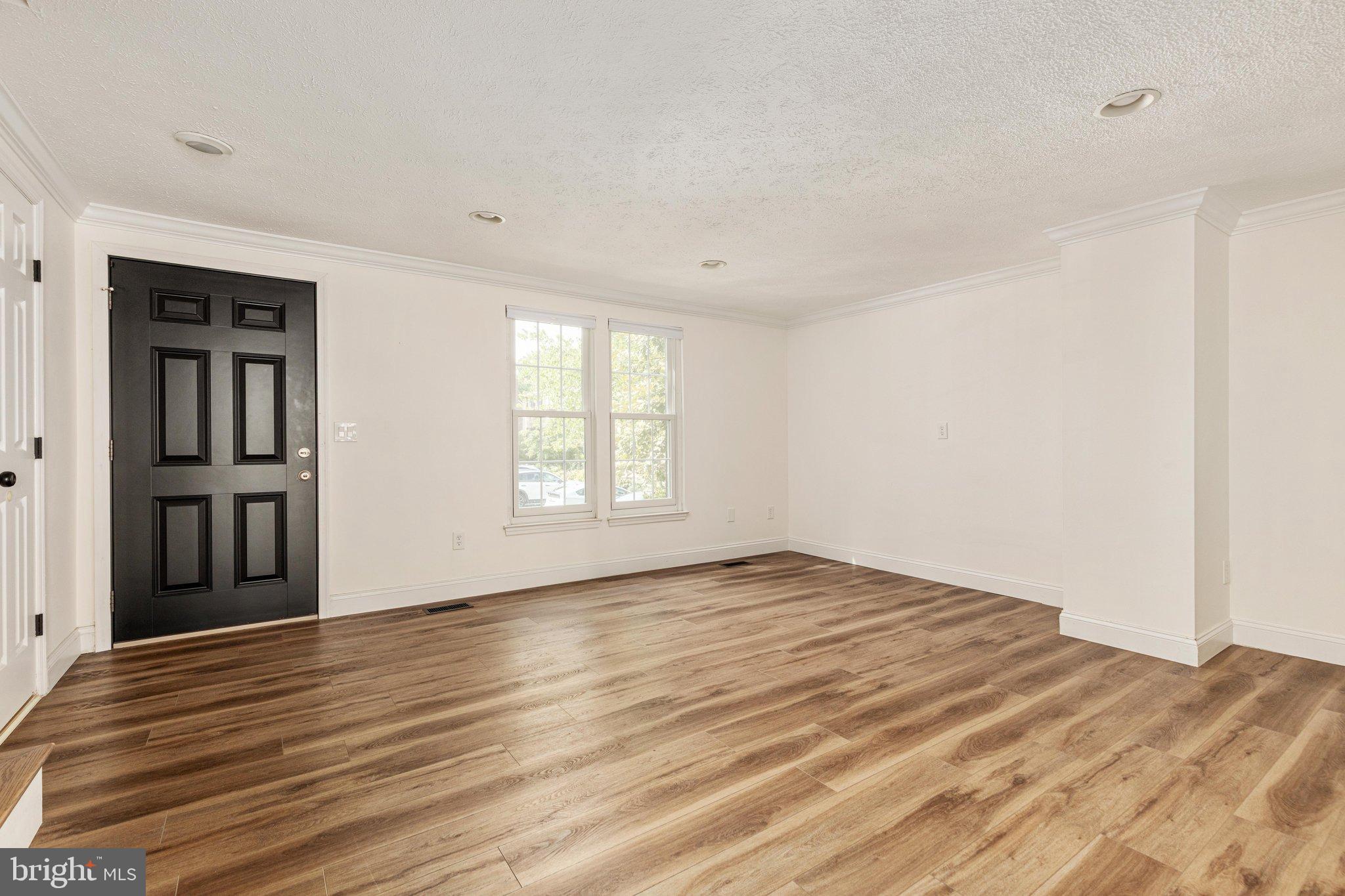 6026 BUTTERCUP COURT