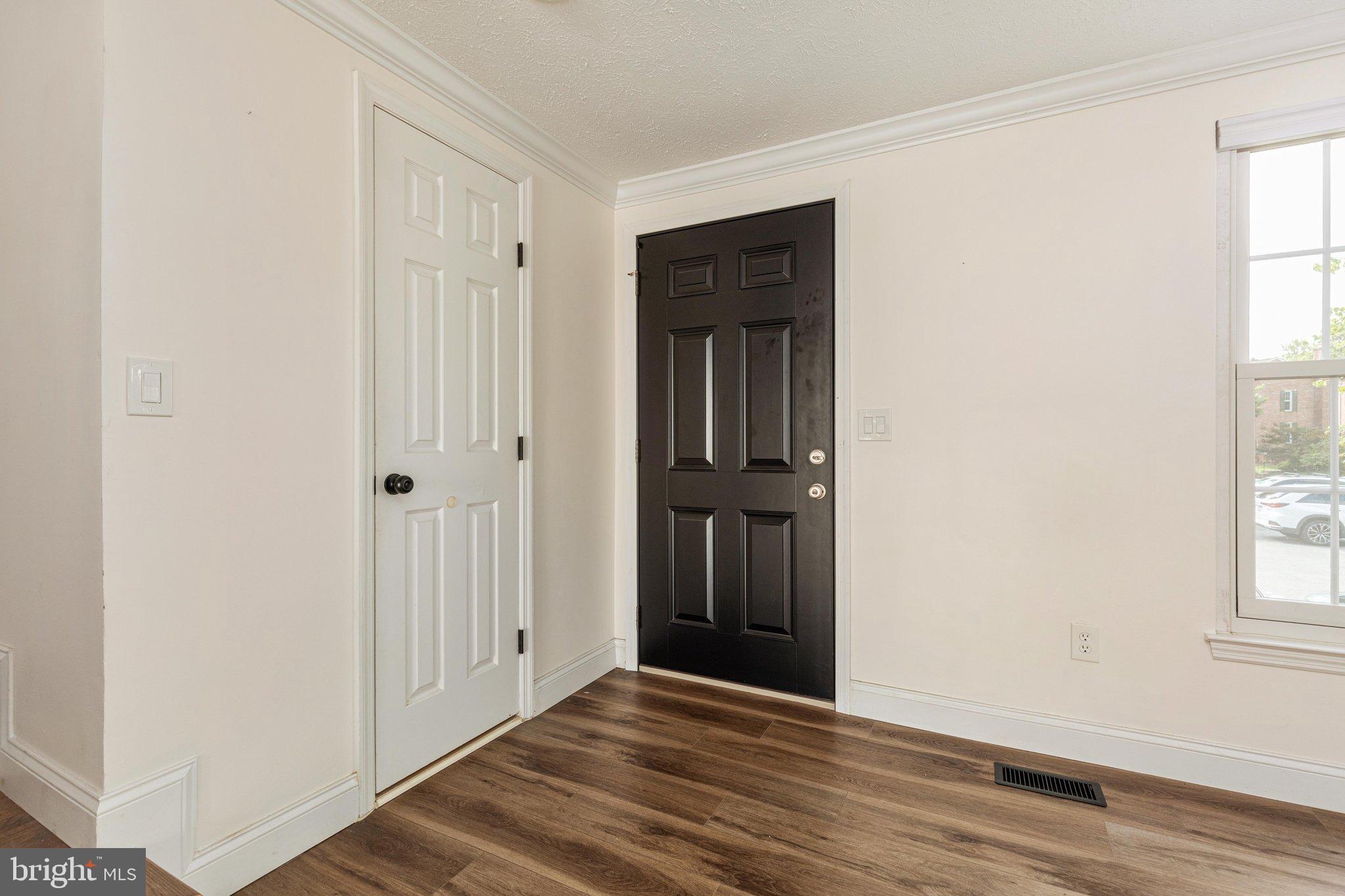 6026 BUTTERCUP COURT